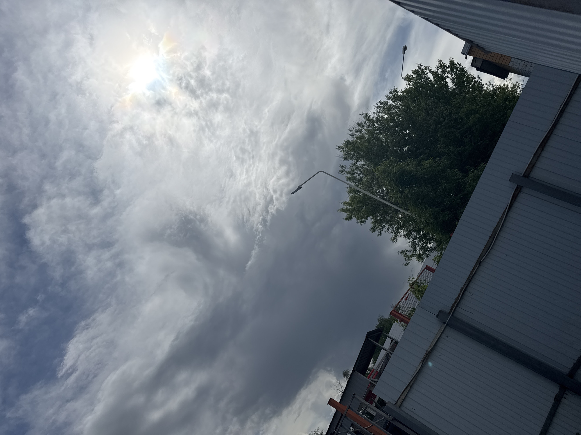 Morning scenes documented in Balashikha: sky, parked cars