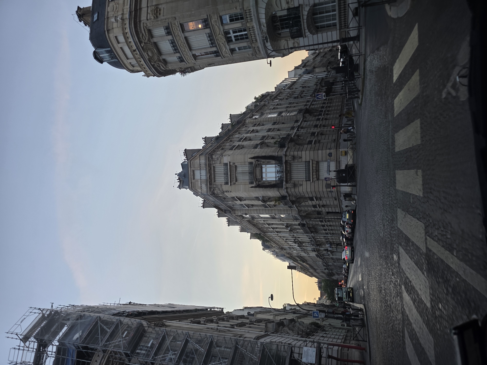 Evening tour around the Eiffel Tower and central Paris landmarks