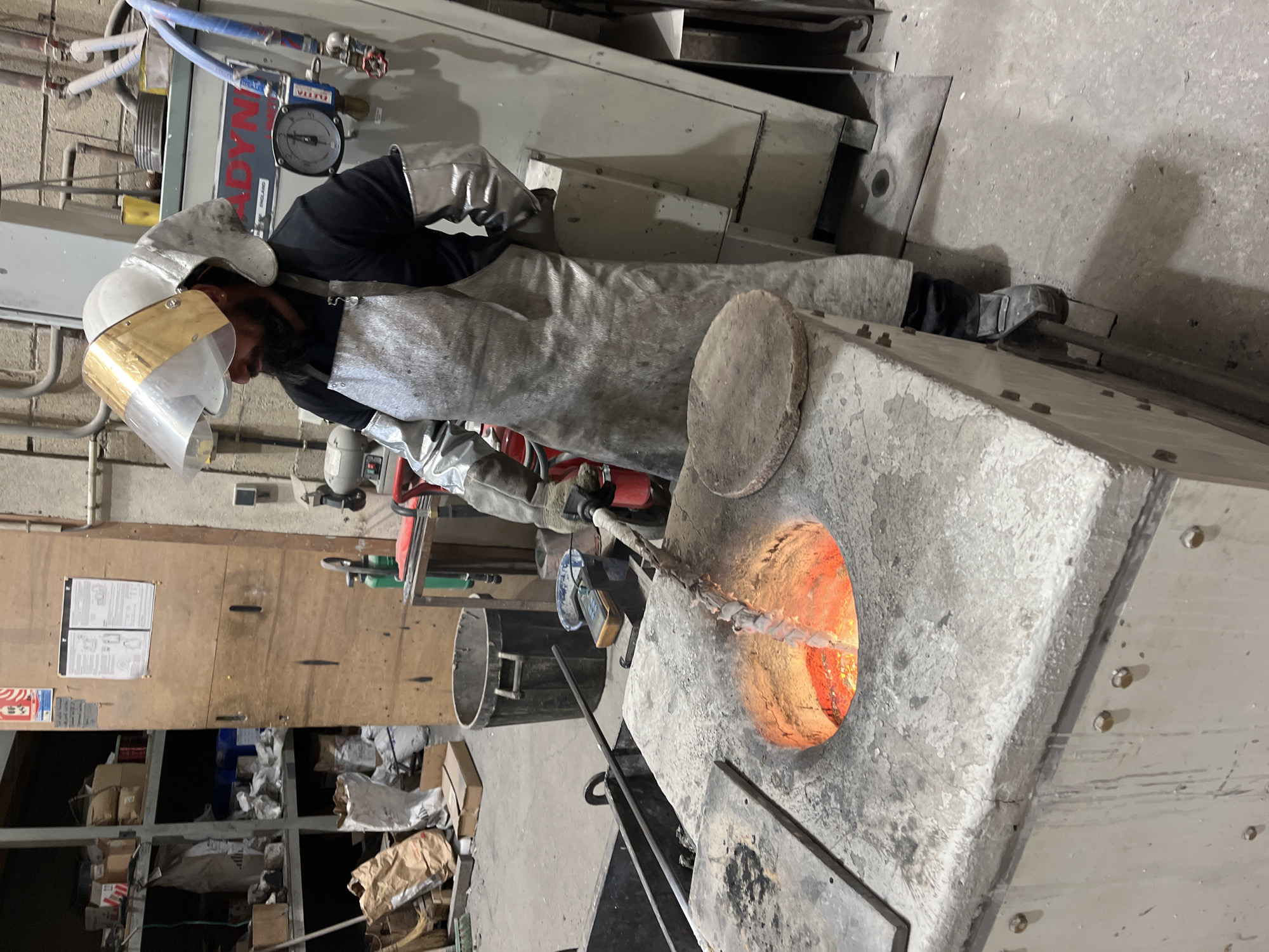 Metal foundry operations documented in Saint-Rémy-lès-Chevreuse, France