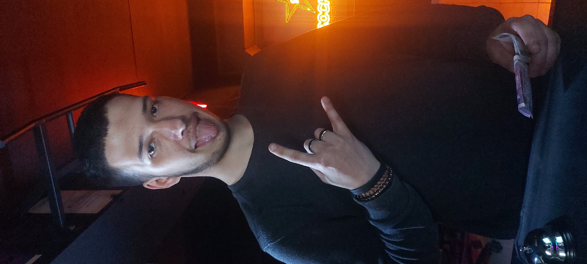 Casual gaming venue moments documented in Tashkent