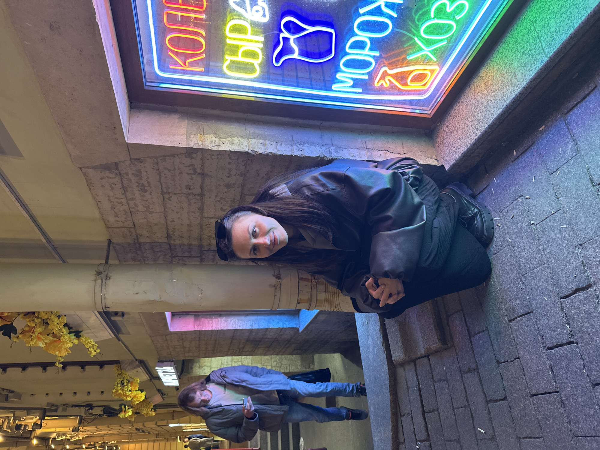 Routine nighttime pedestrian activity documented in Saint Petersburg