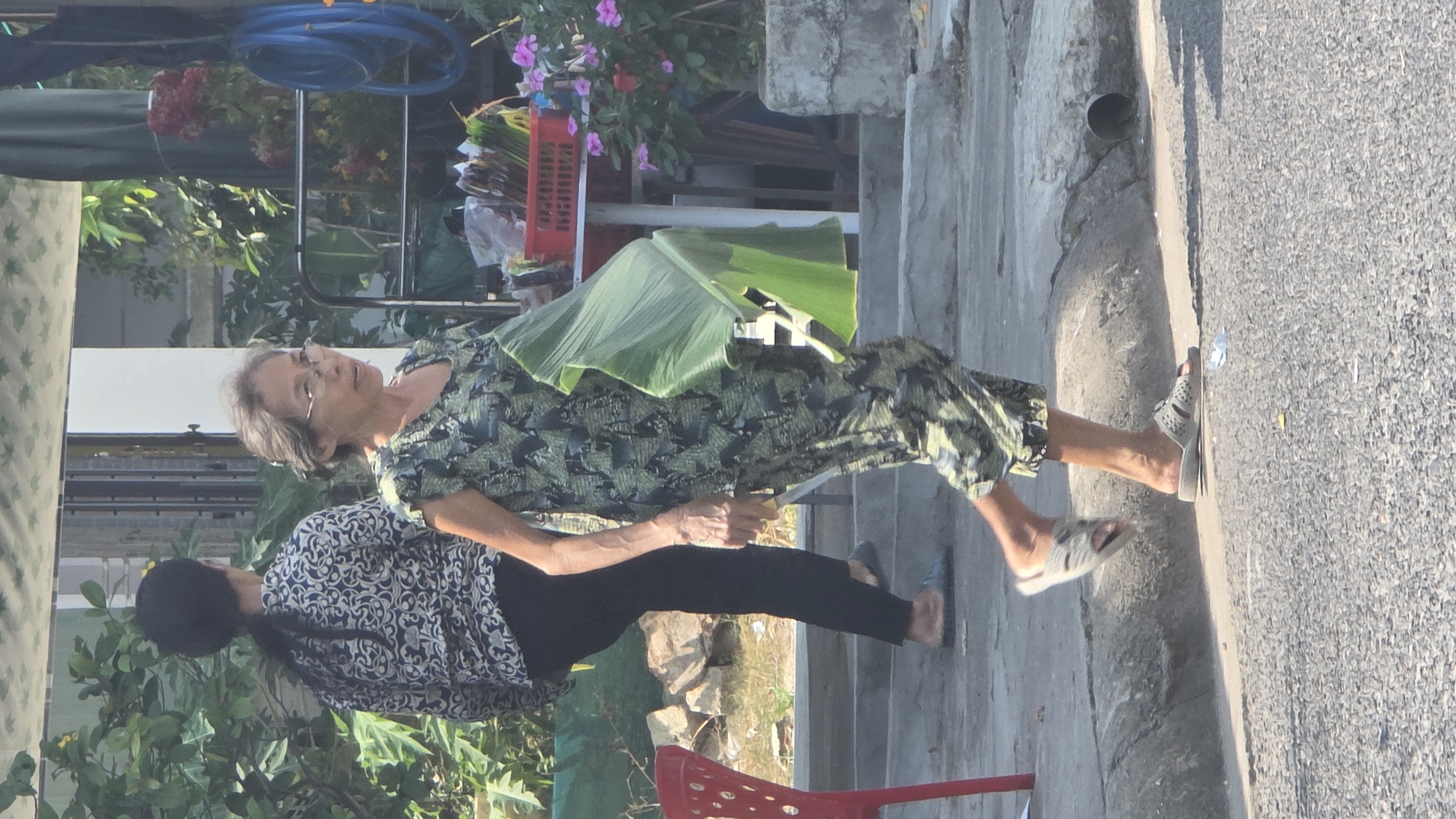 Early morning street life documented in Bắc Nha Trang