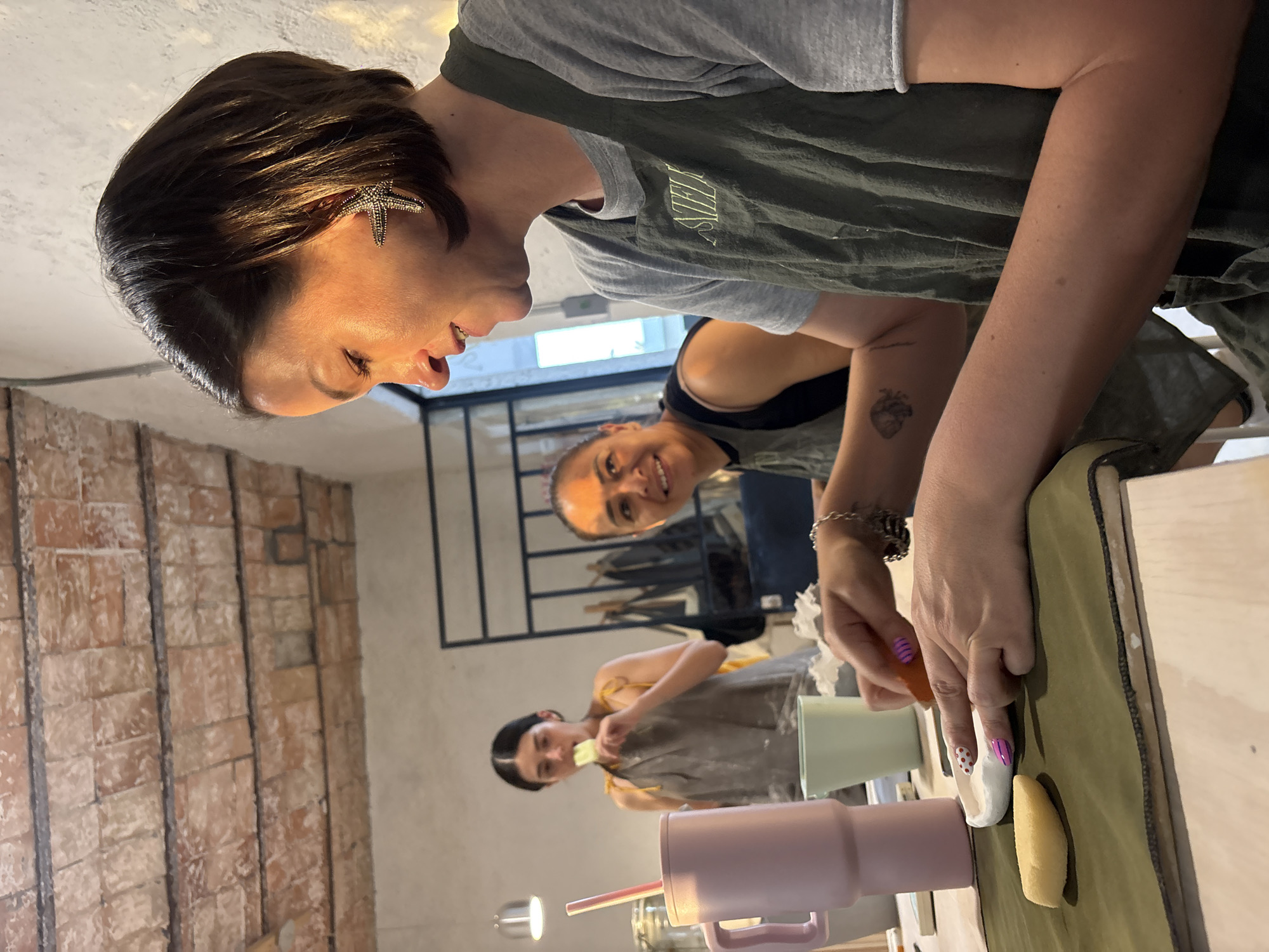 Late-night pottery workshop draws participants in Mexican village