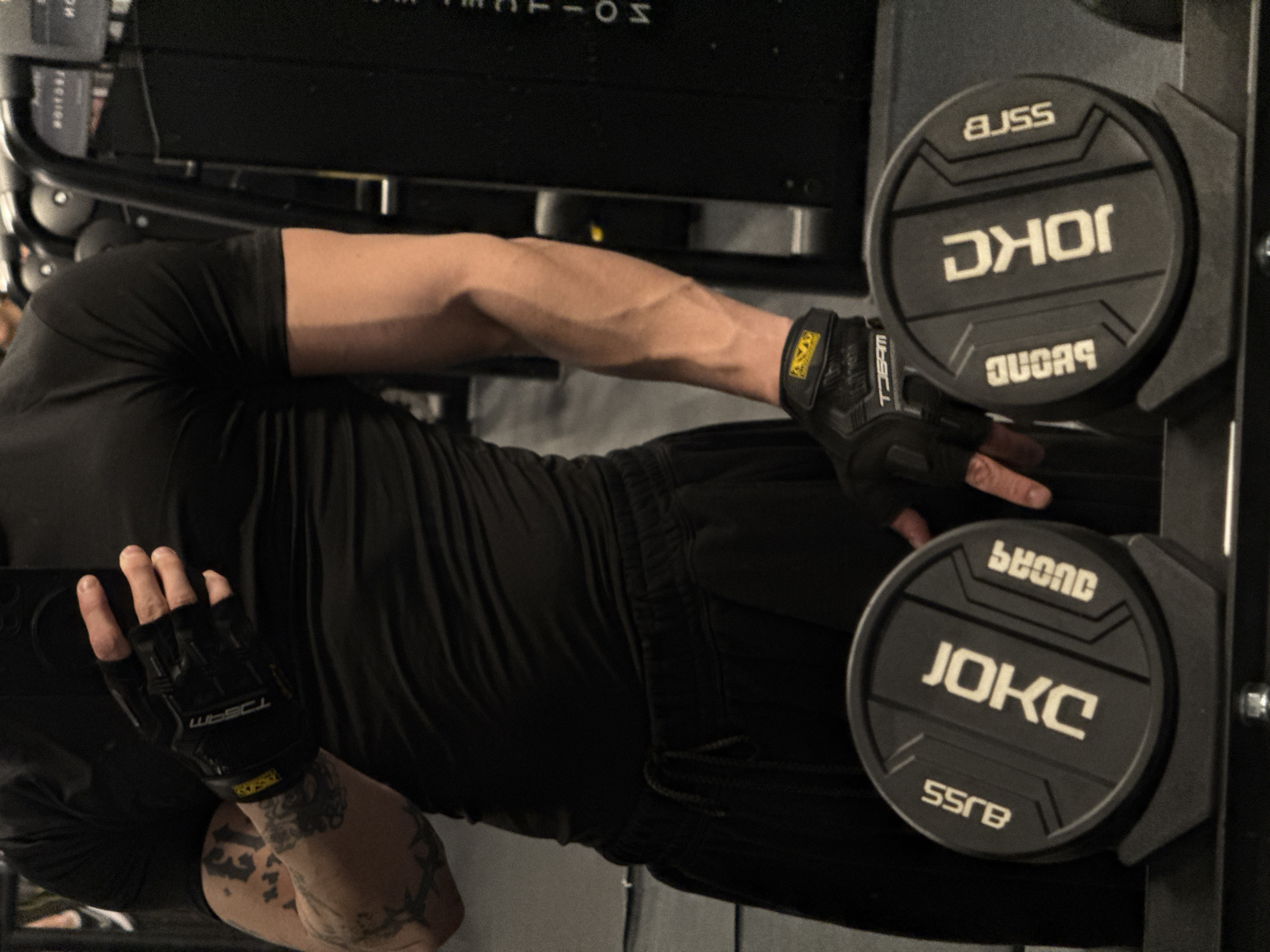 Man takes gym selfie in Sofia fitness center