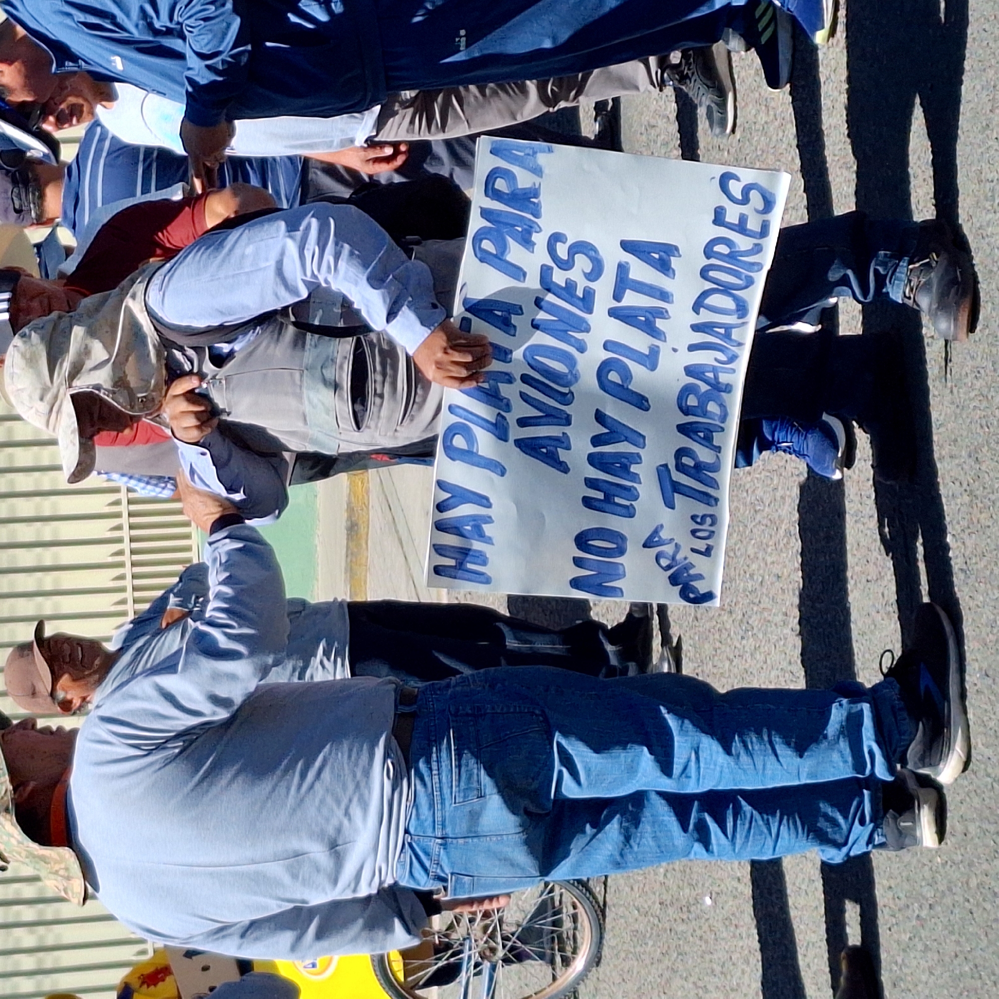 University groups protest for budget increases in Arequipa