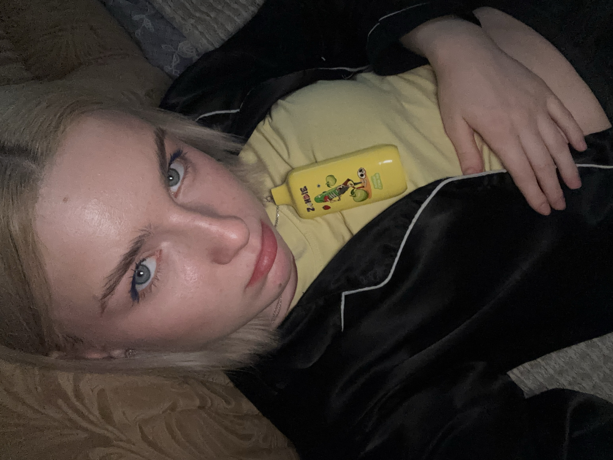 Lazy afternoon at home in Russia, selfies and room snapshots