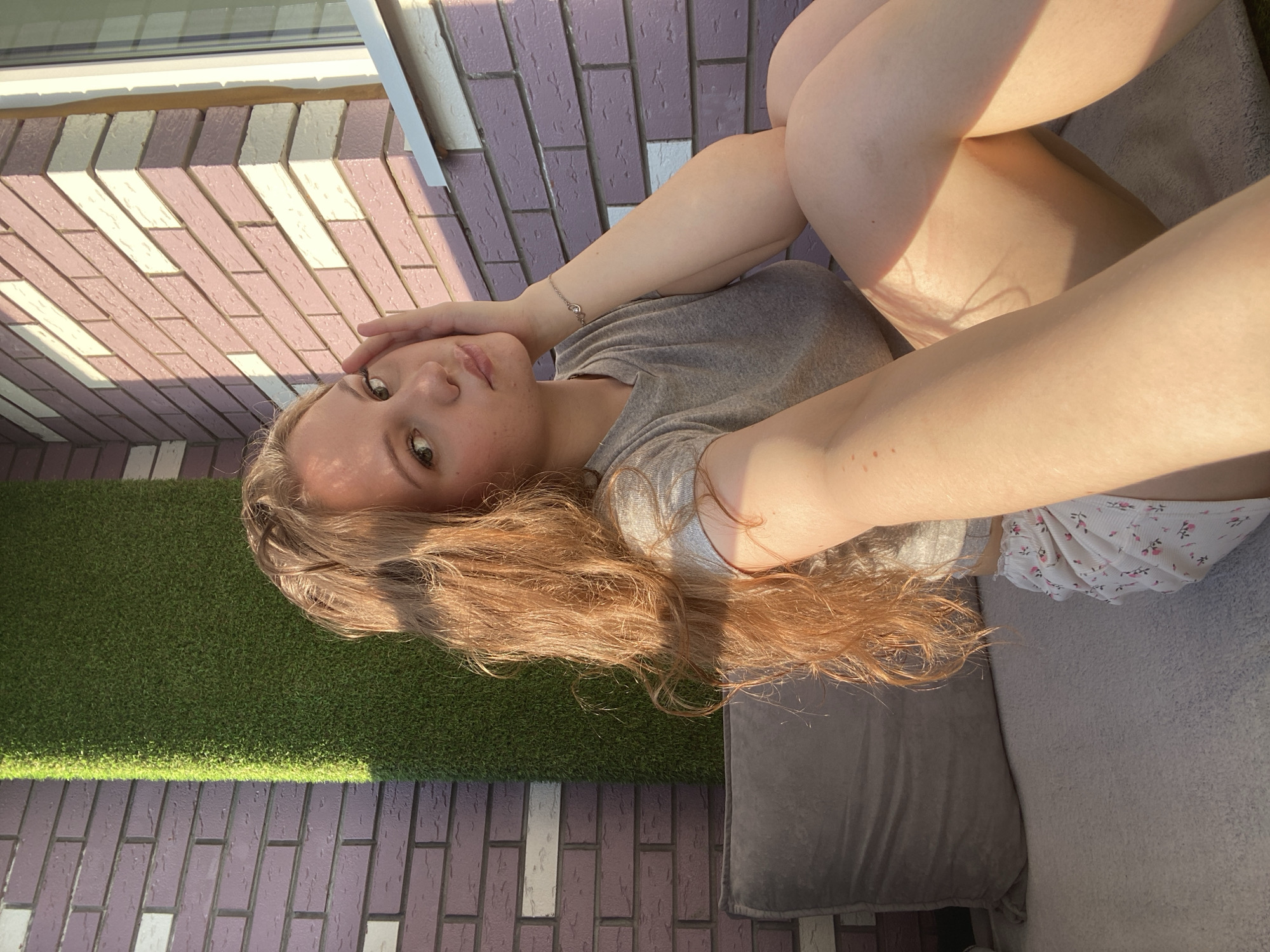 Afternoon leisure moments captured across Izhevsk, Russia