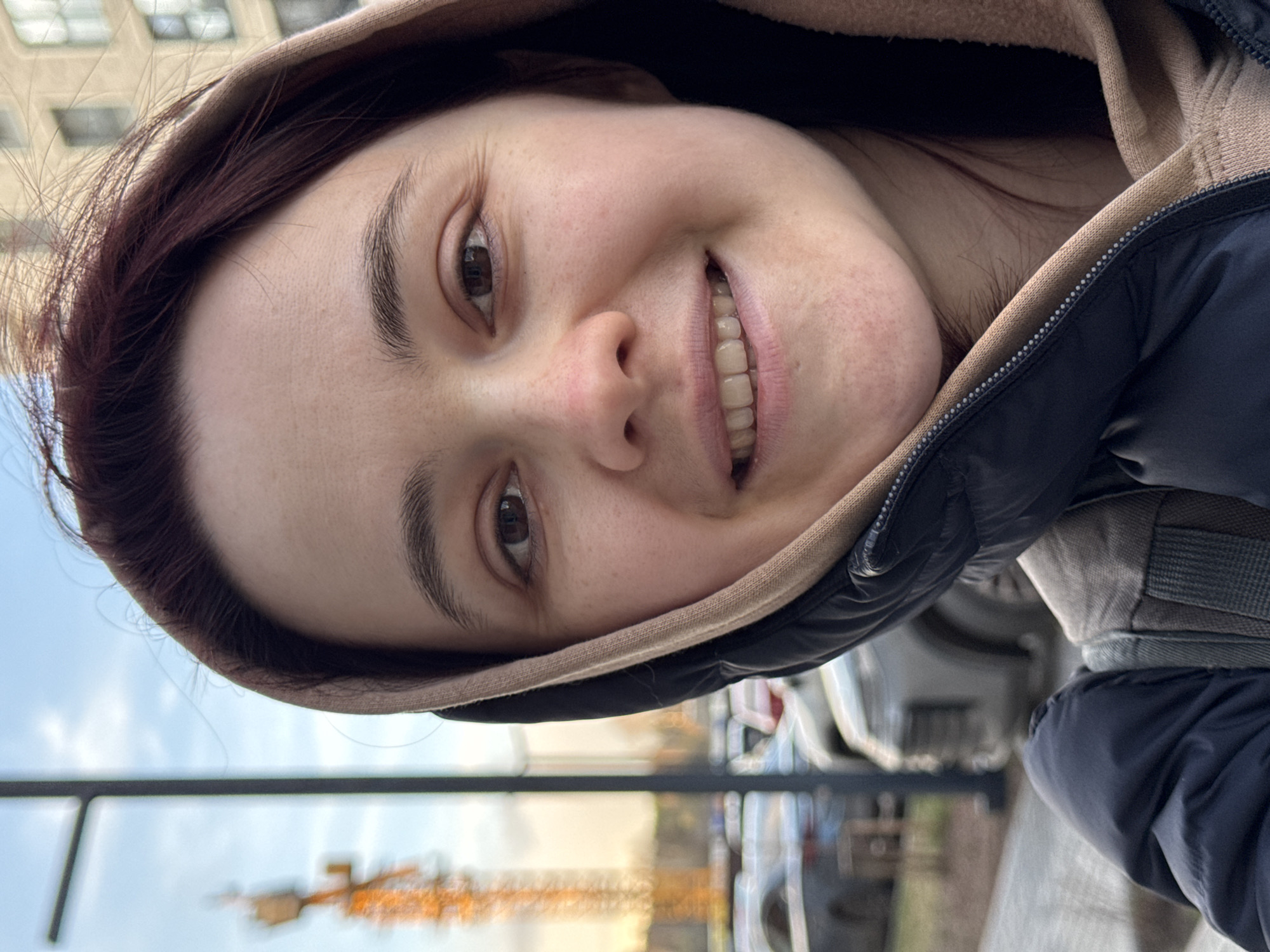 Woman documents afternoon stroll with child through Izhevsk waterfront