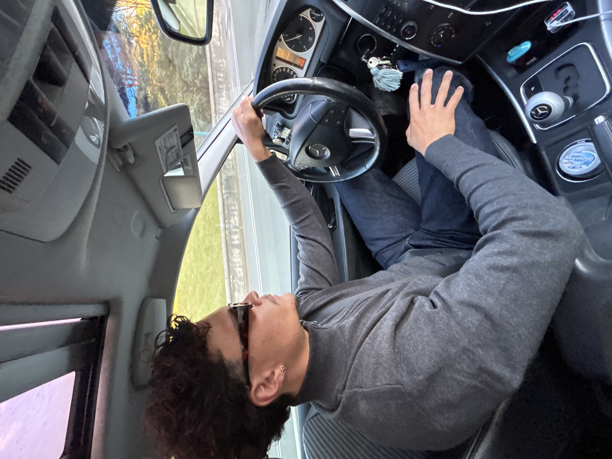 Vehicle occupants documented highway travel near Serris, France