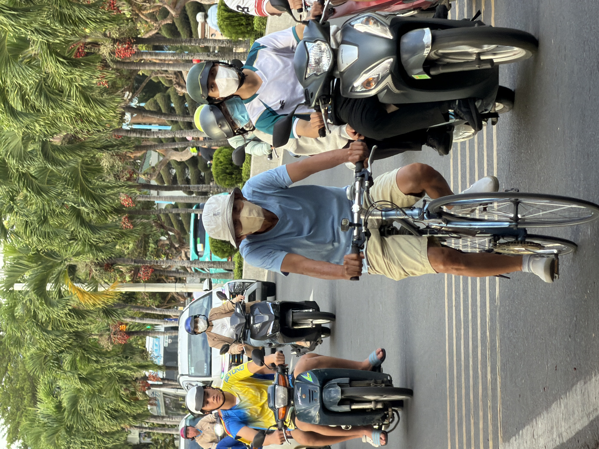 Beach volleyball and street life along Nha Trang's coast