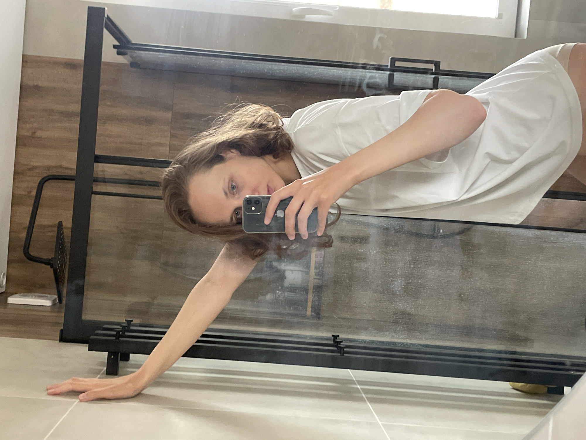 Woman takes multiple bathroom selfies in Подшивалово, Russia