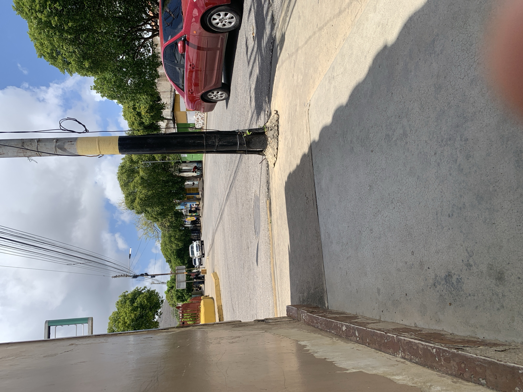 Witness documents everyday street life in Santa Ana, Venezuela