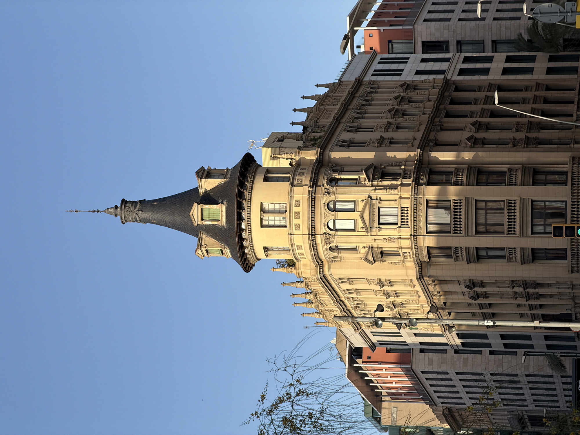 Barcelona streets: gothic architecture, skate tricks, and sidewalk scenes