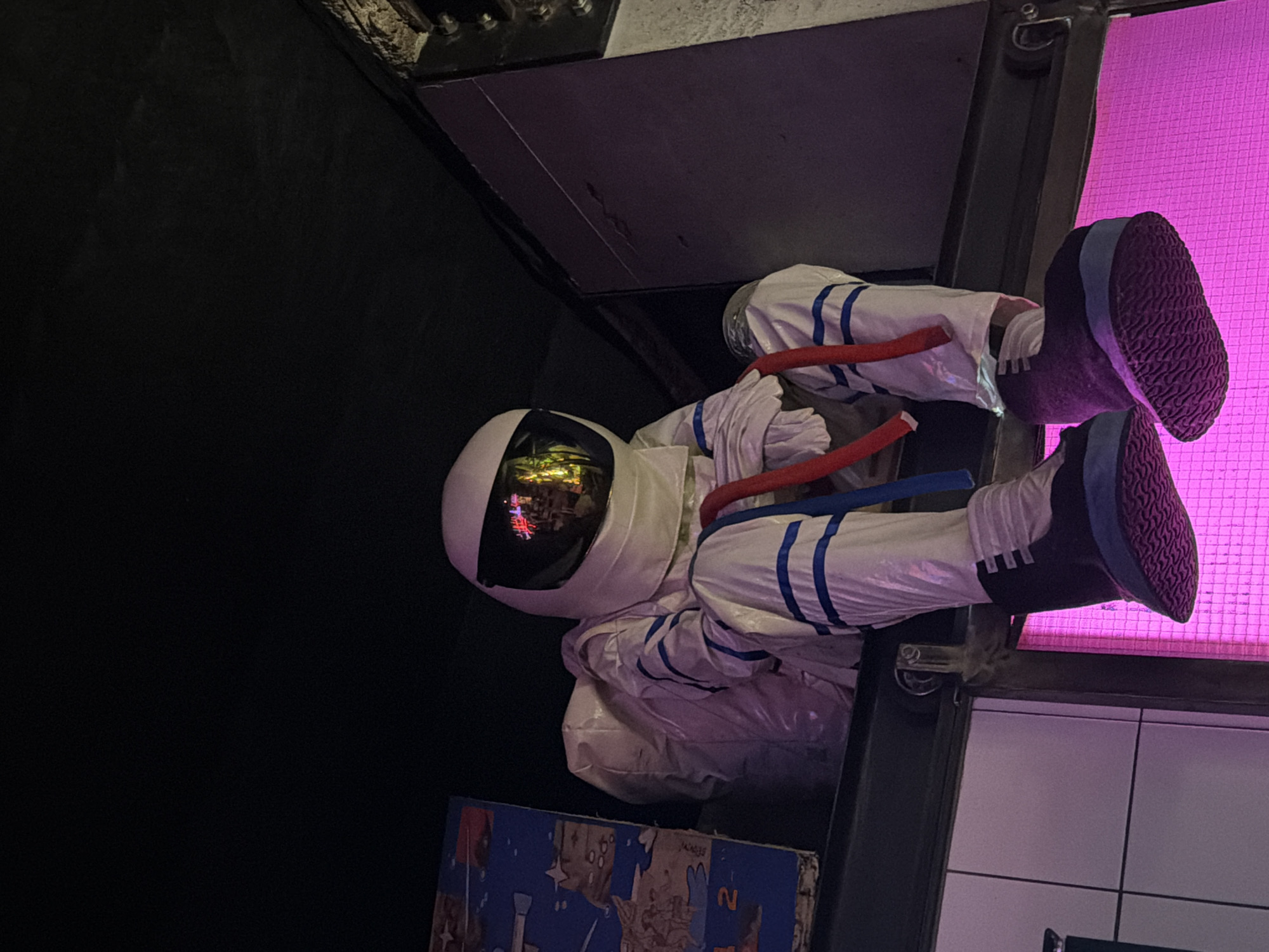 Sofia scenes: astronaut mannequin, restaurant dish, vintage refrigerators documented