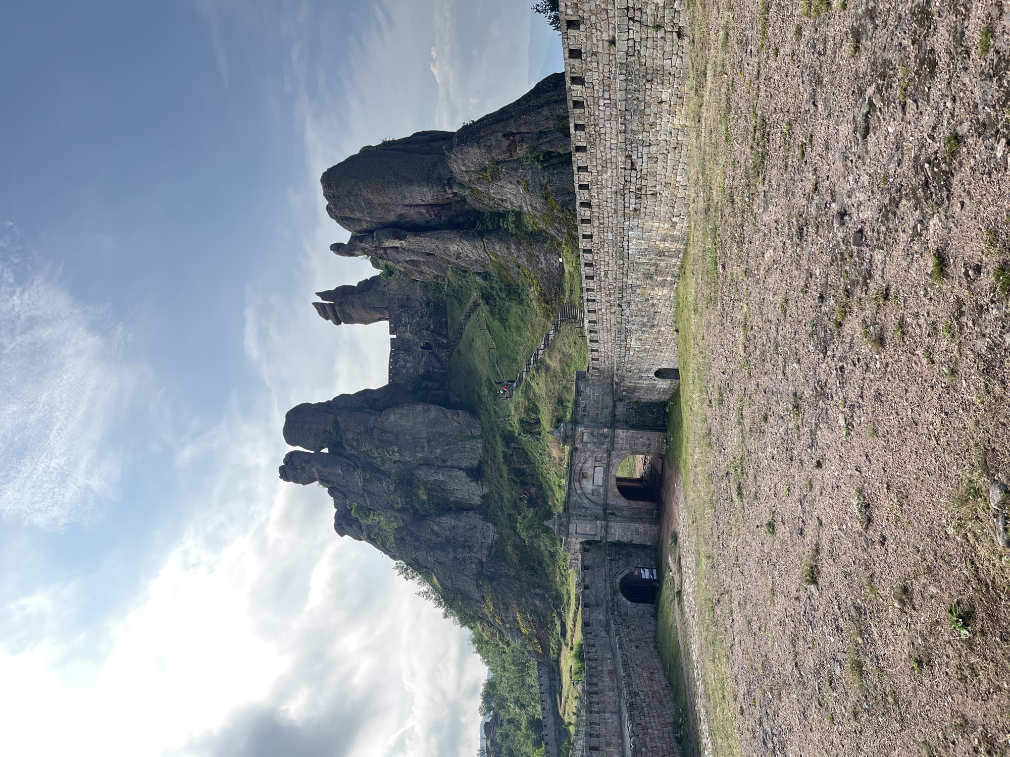 Witnesses document morning visit to Bulgaria's Belogradchik Fortress