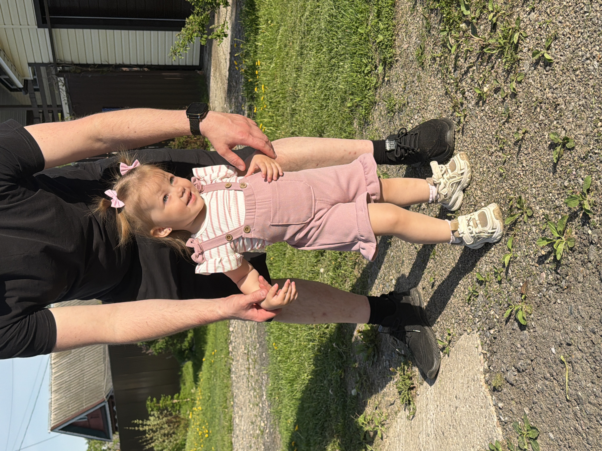 Family outdoor moments captured in Reshetnikovo, Russia