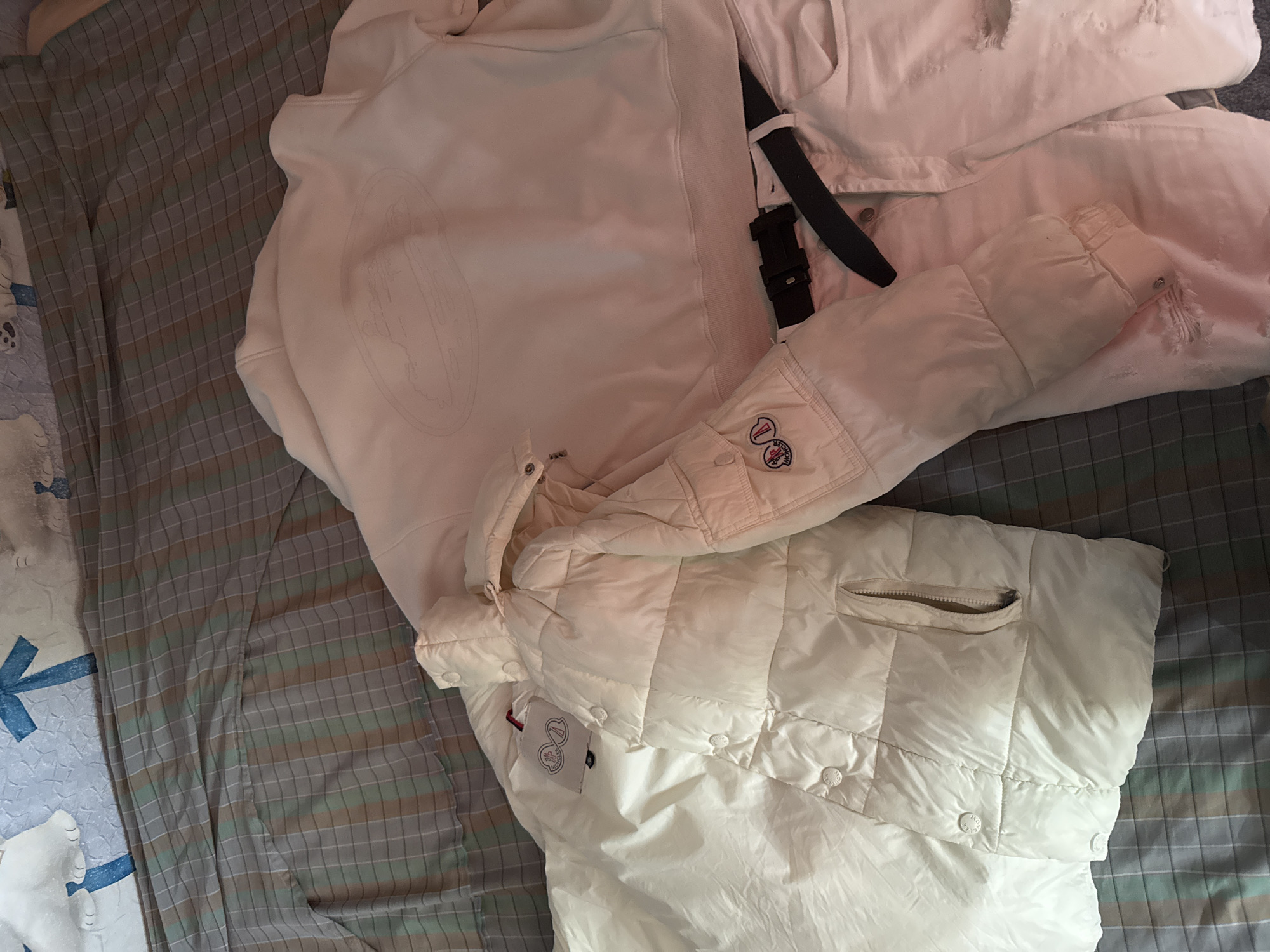 Person documents personal belongings and storage in Ruse home