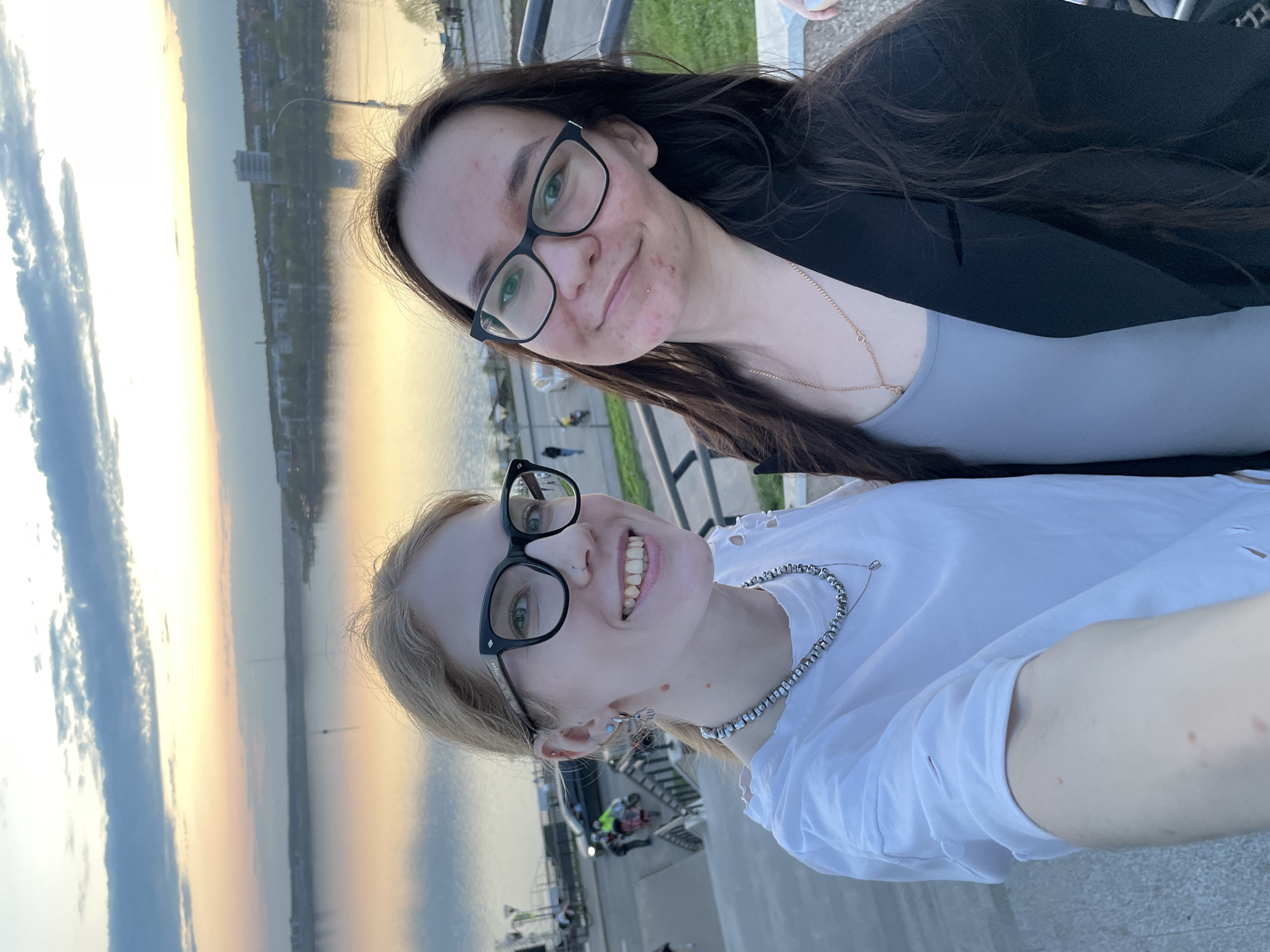 Friends capture sunset selfie moment in Izhevsk
