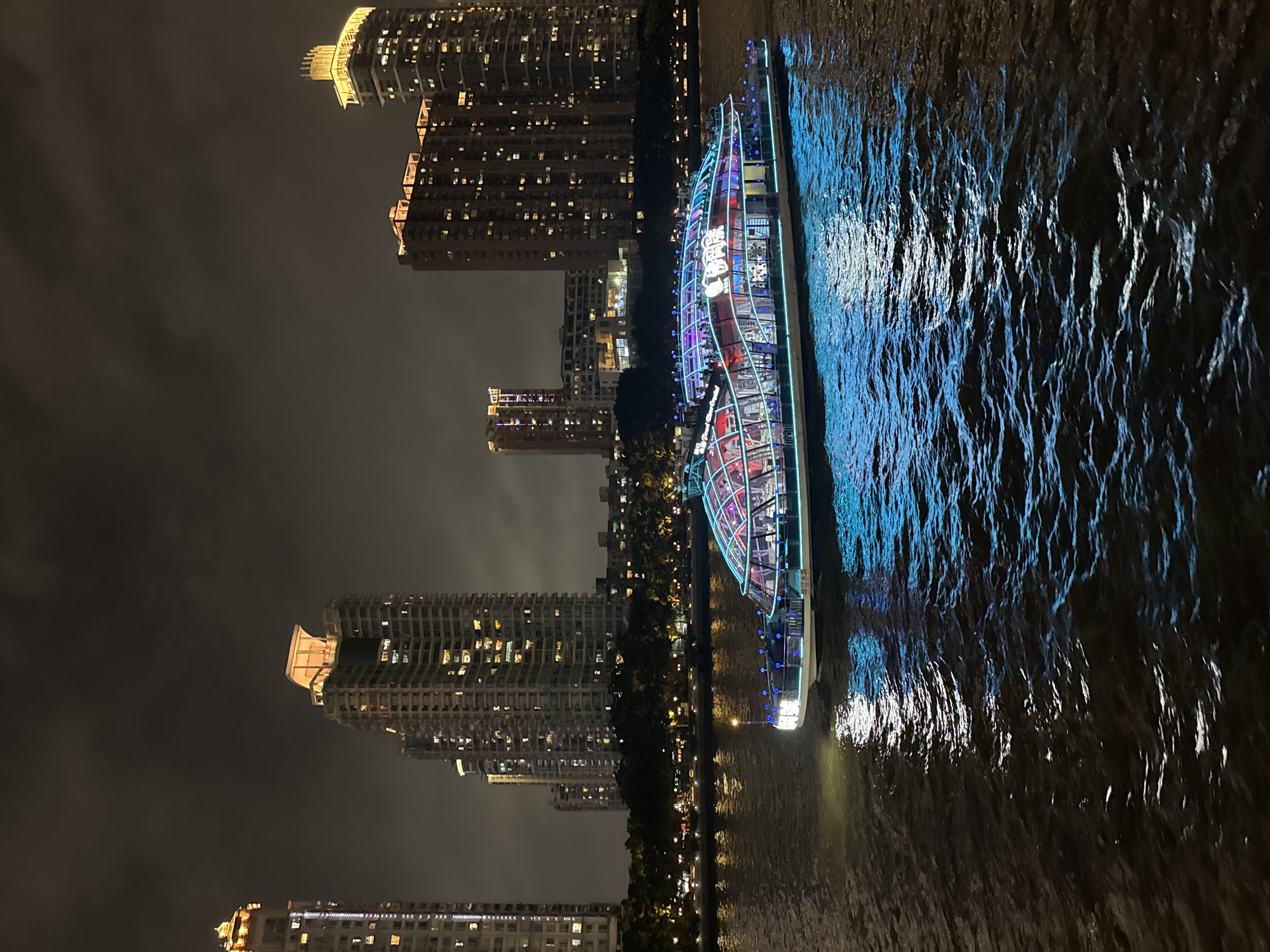 Nighttime river scenes captured across Guangzhou districts