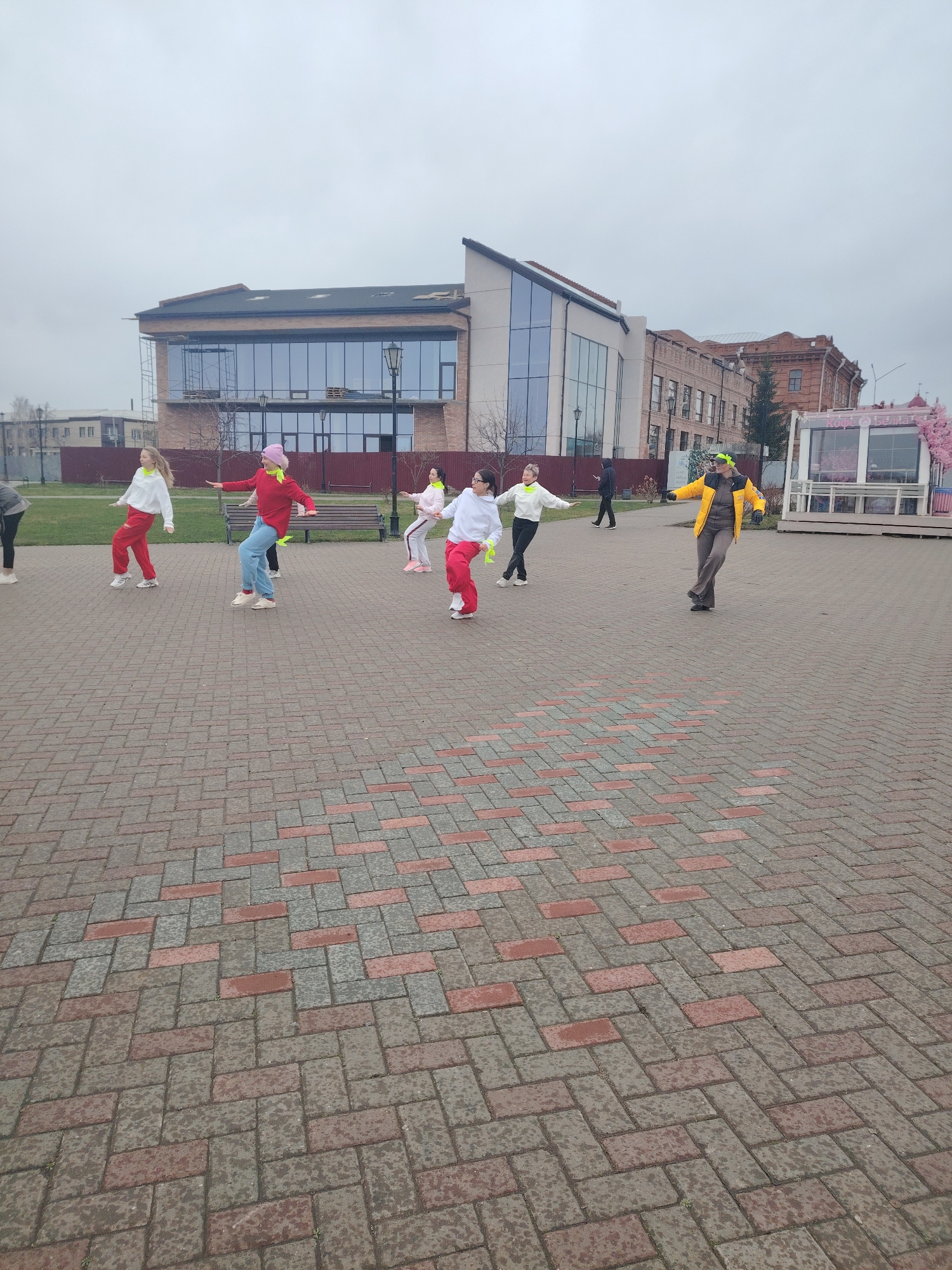 Morning life documented across Sarapul, Russia public spaces