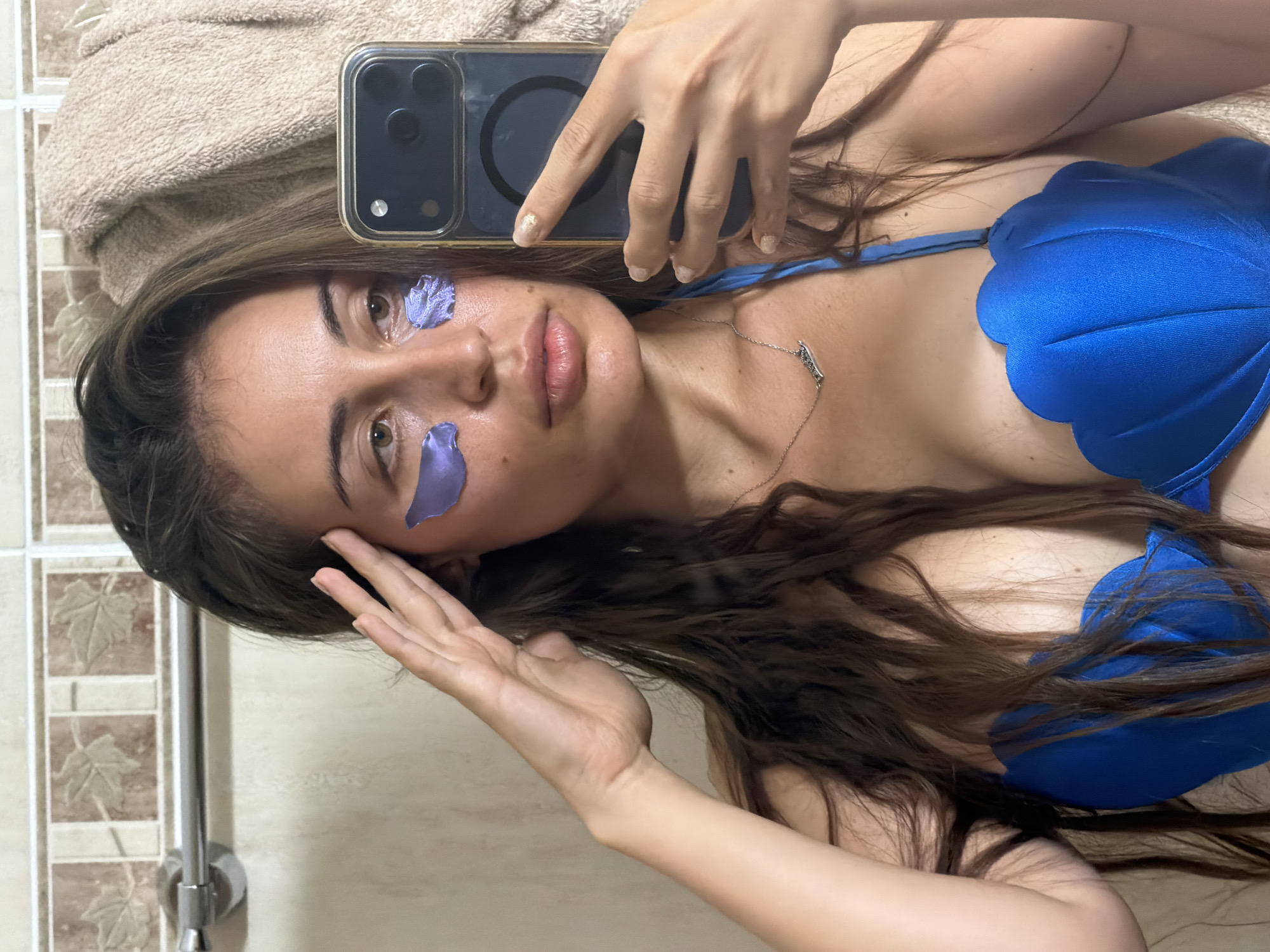 Slow Cyprus afternoon: watermelon, ramen, and skincare selfies