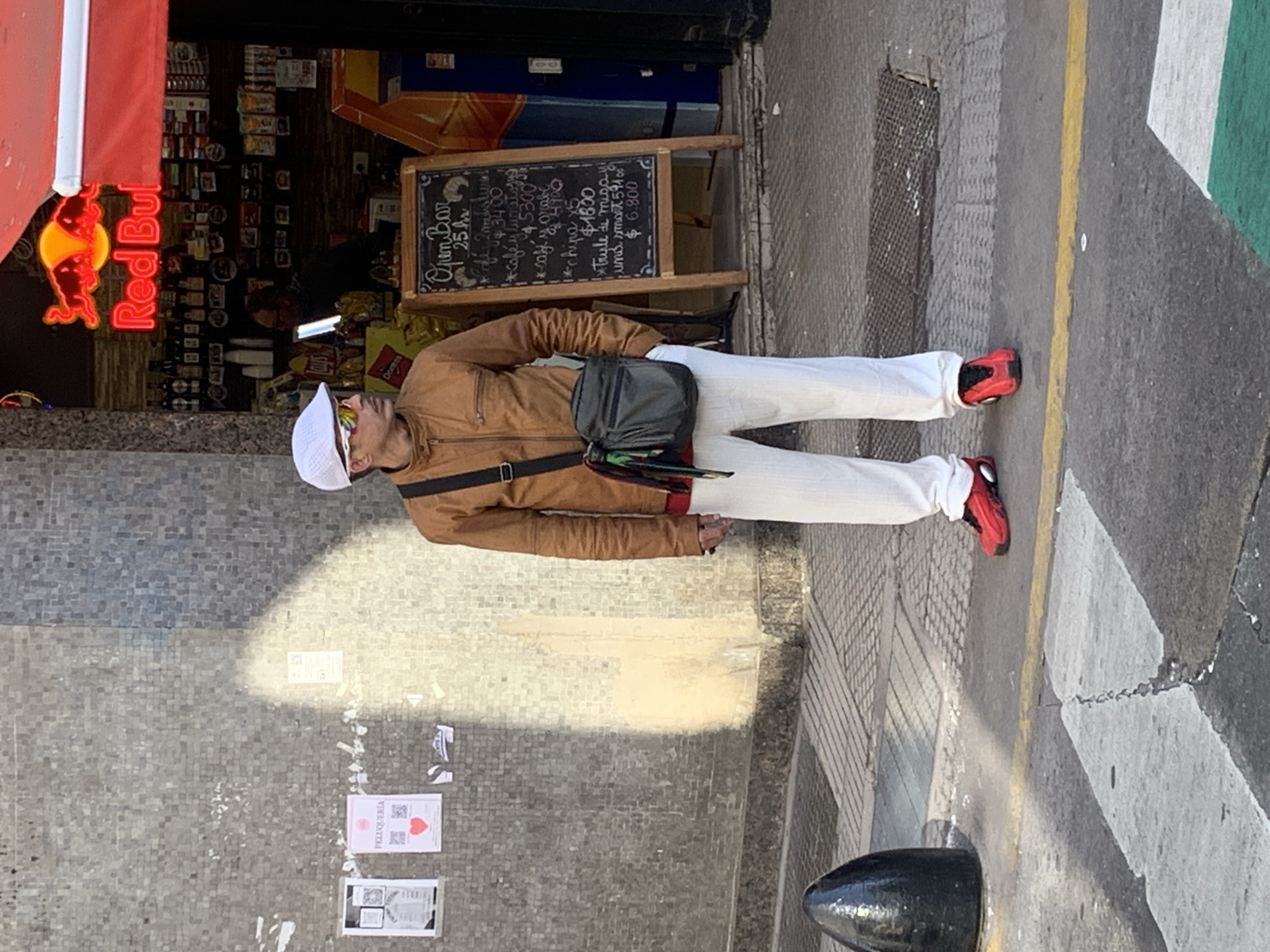 Tourist documents afternoon stroll through central Buenos Aires landmarks