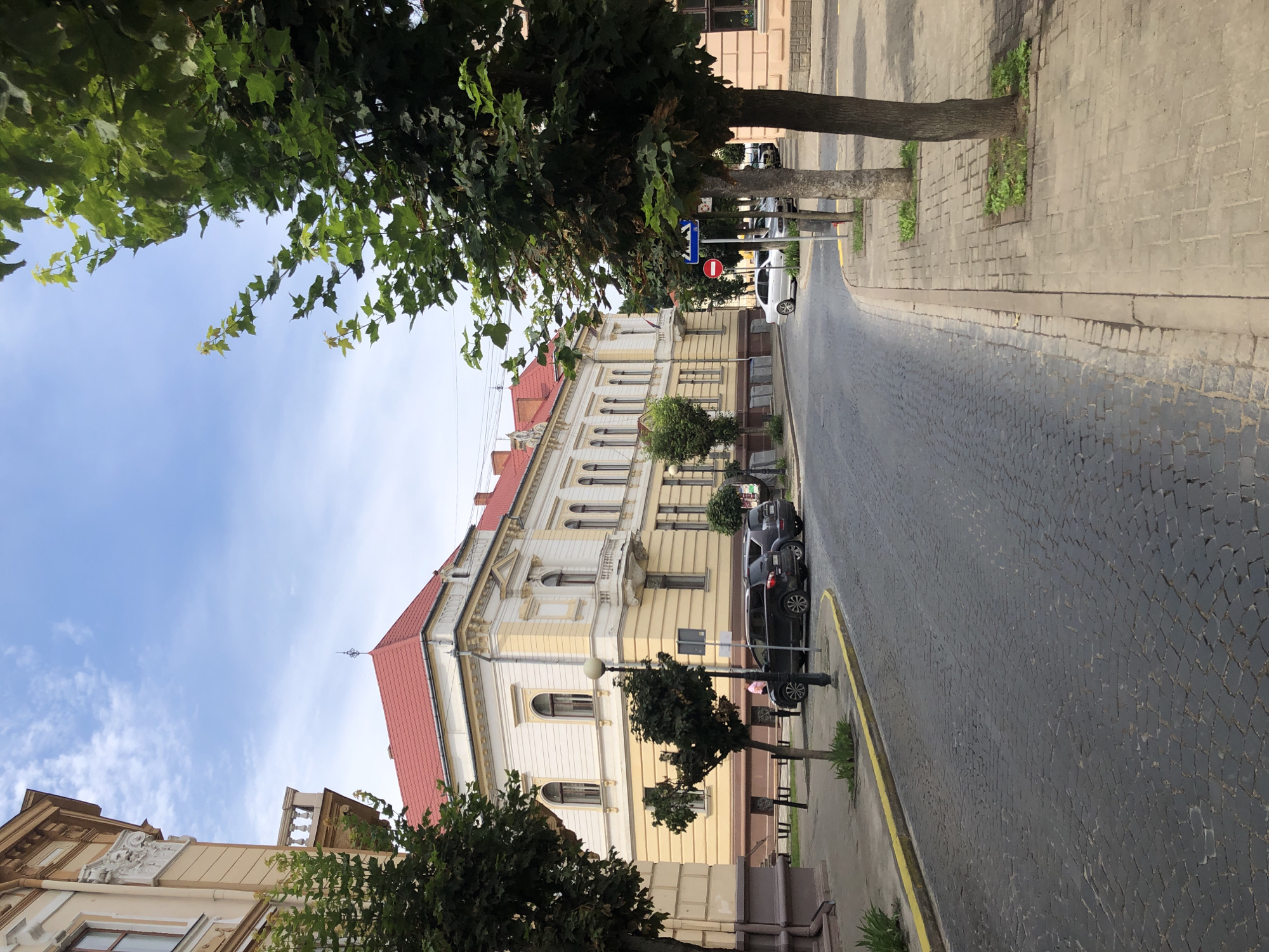 Midday walk through Kolomyia's historic city center