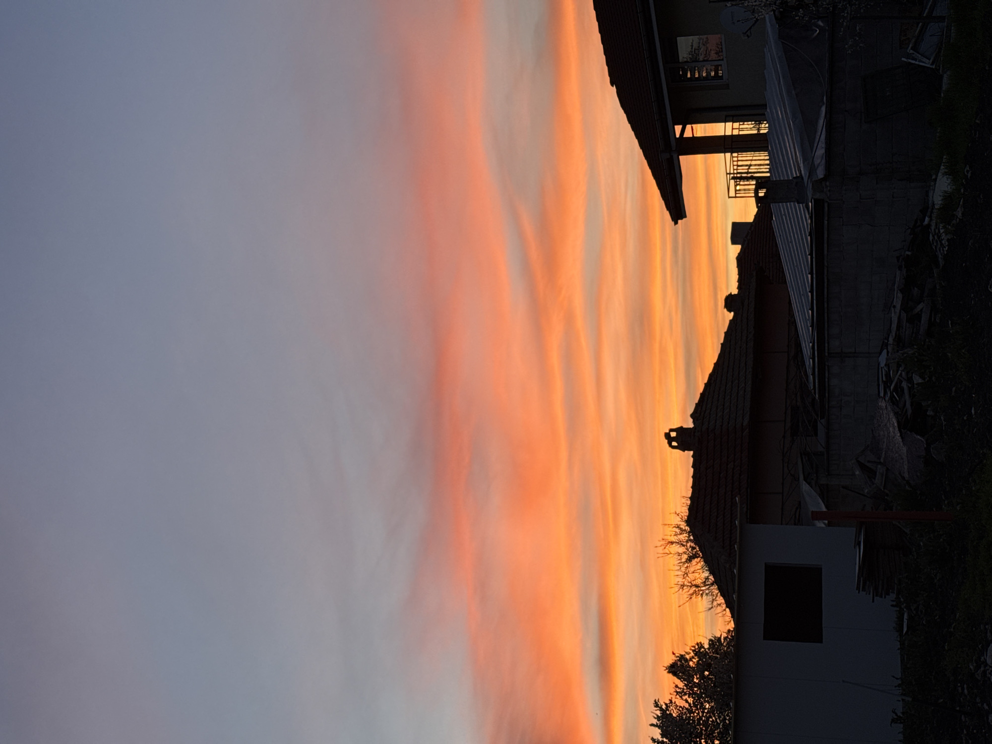 Sunset observed across Dobrich, Bulgaria by multiple witnesses