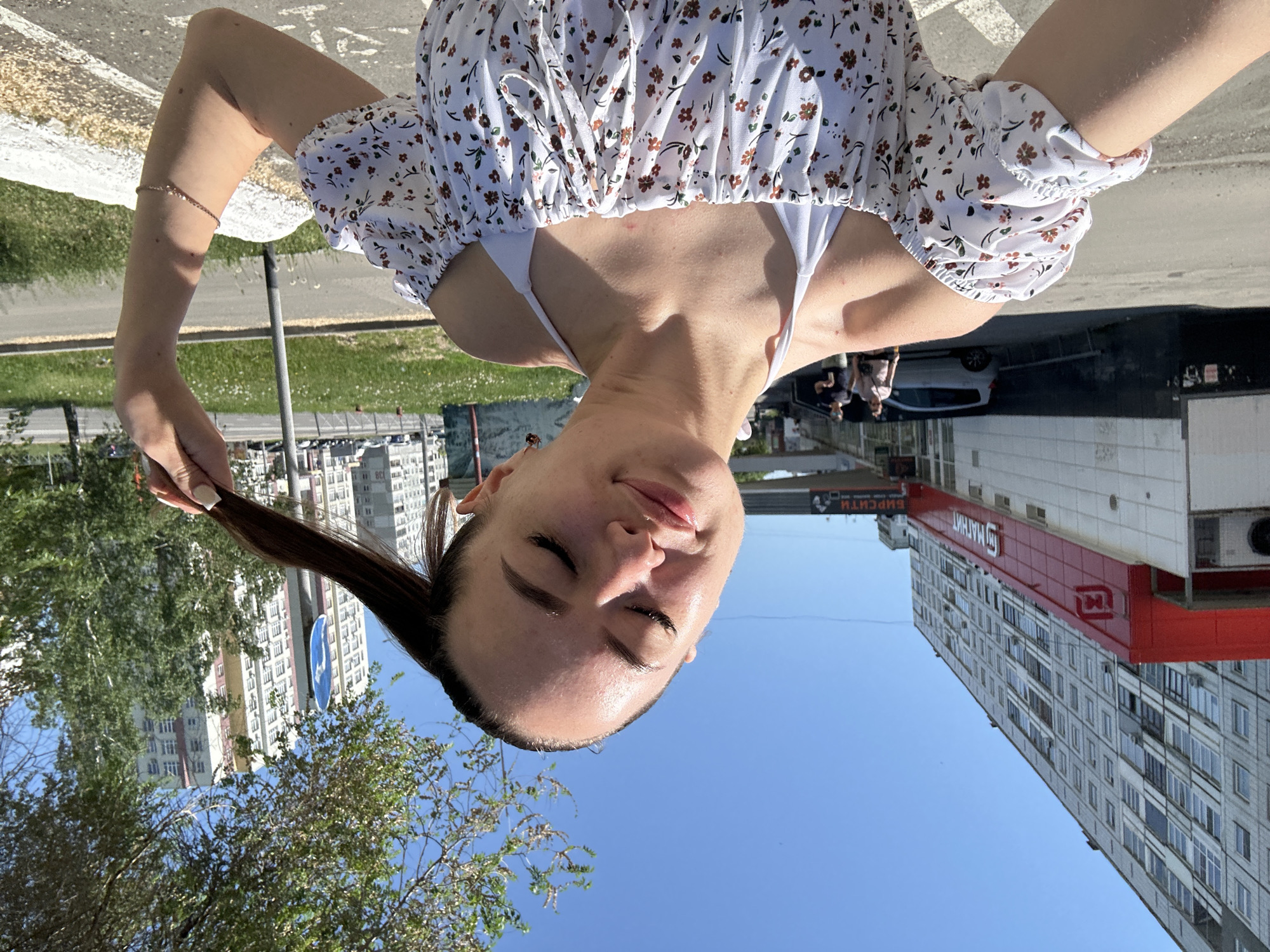 Woman documents morning selfies and homemade crepes in city