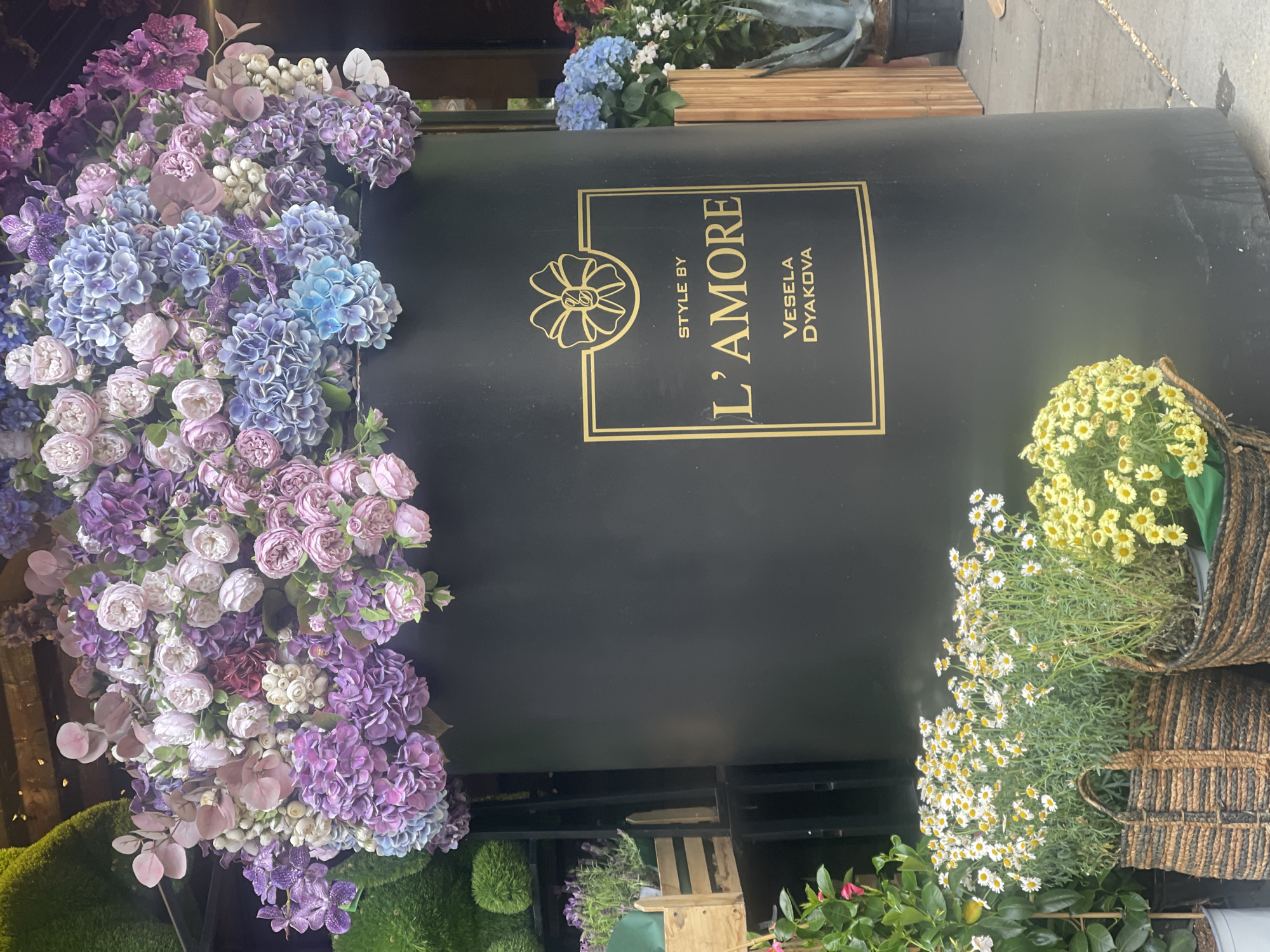 Colorful L'AMORE florist shop draws selfie-takers in Sofia