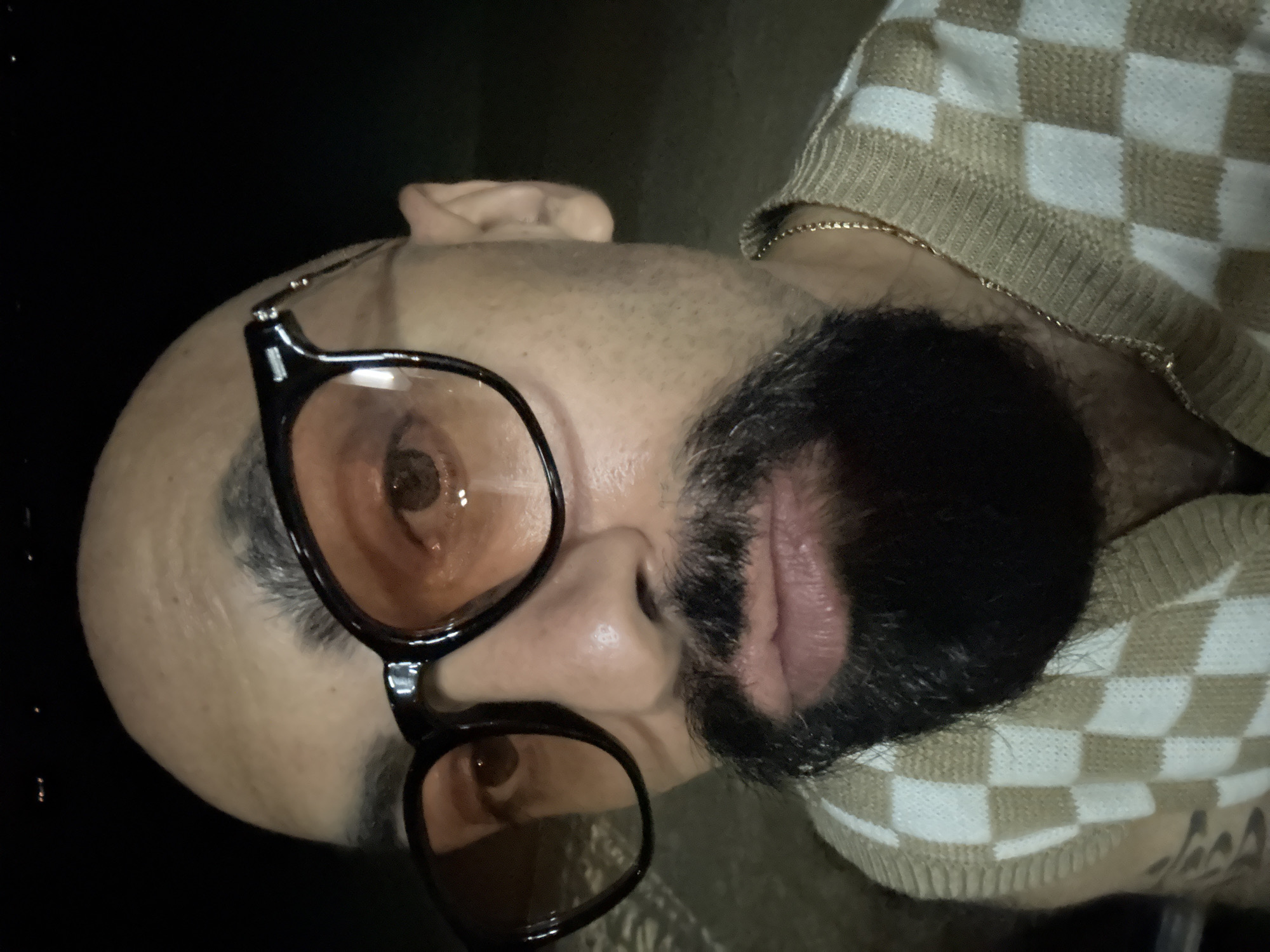 Quick selfie session in Ko Samui, same face, multiple angles