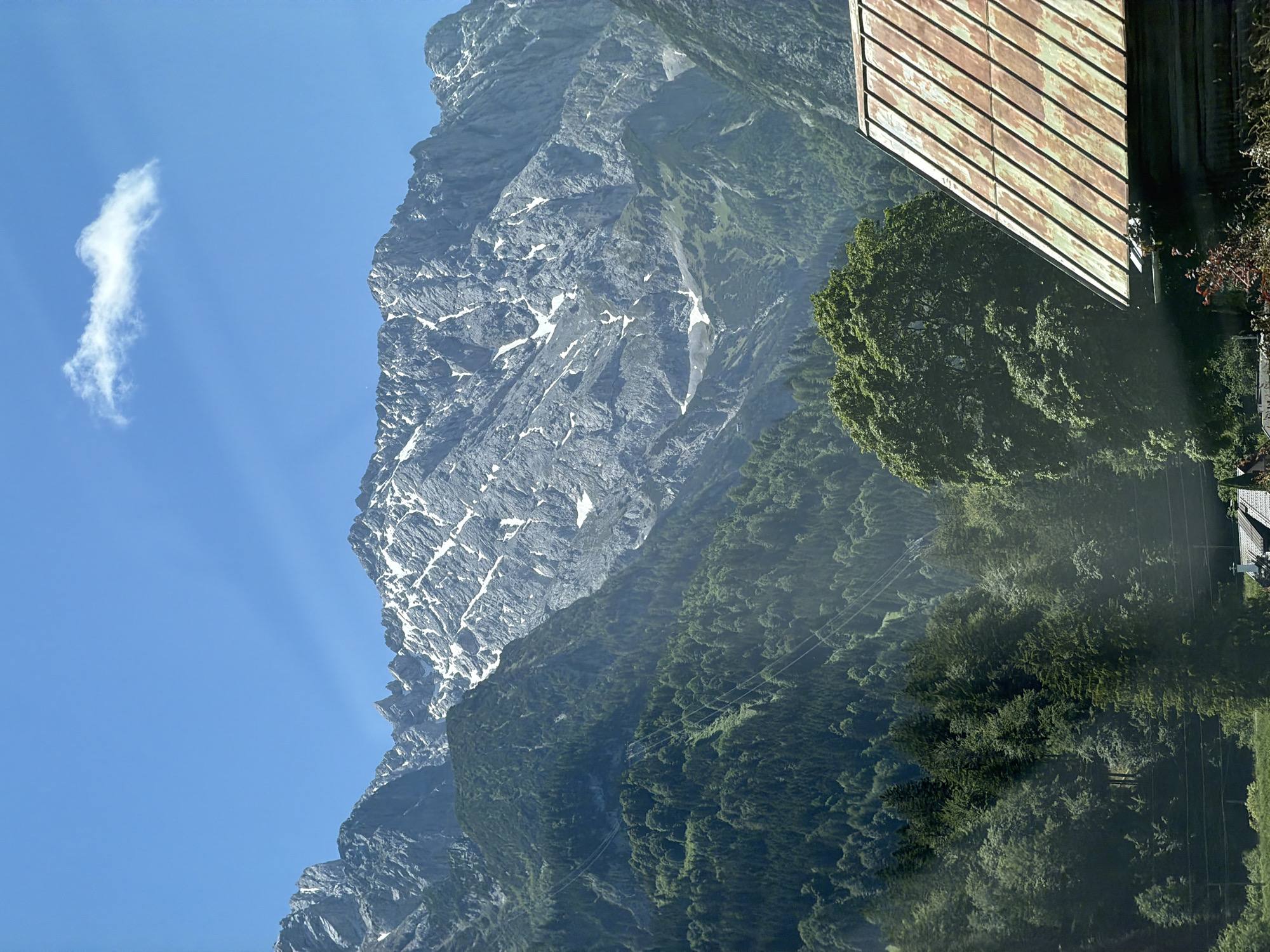 Clear mountain views documented in Garmisch-Partenkirchen, Germany