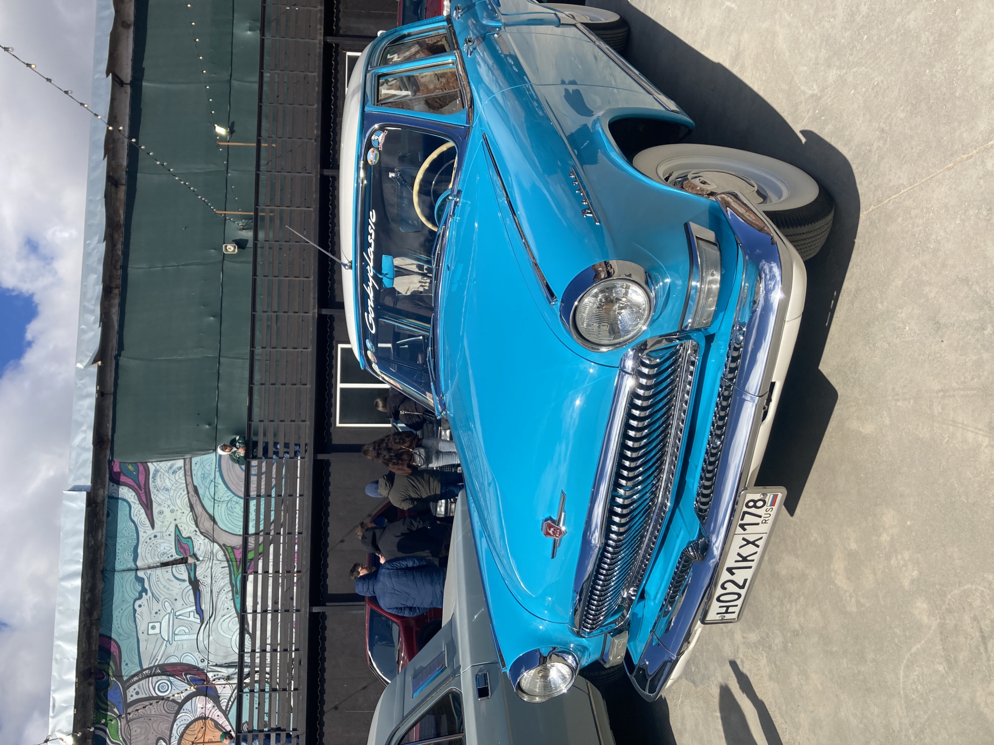 Vintage car gathering documented in Saint Petersburg morning event