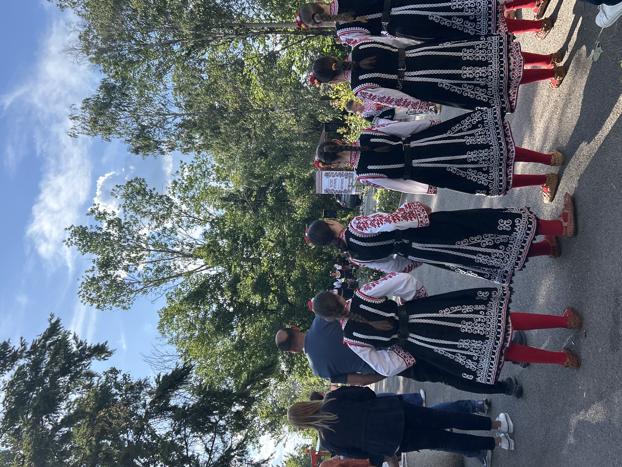 Traditional Bulgarian folk dance performance draws crowds in Mirovyane