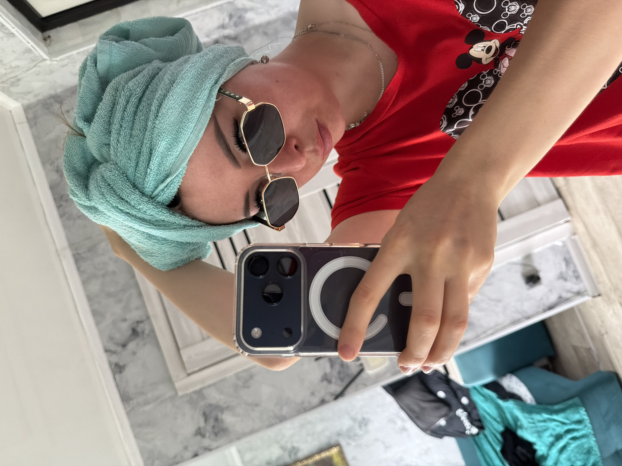 Lazy morning selfies and a Siamese cat in Tujmazy