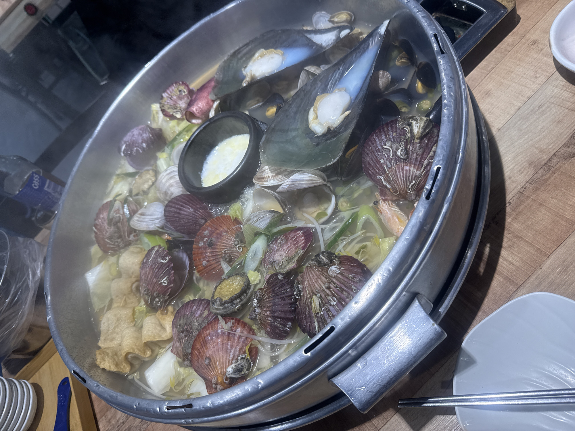 Early morning seafood dining documented in Gimpo-si, South Korea