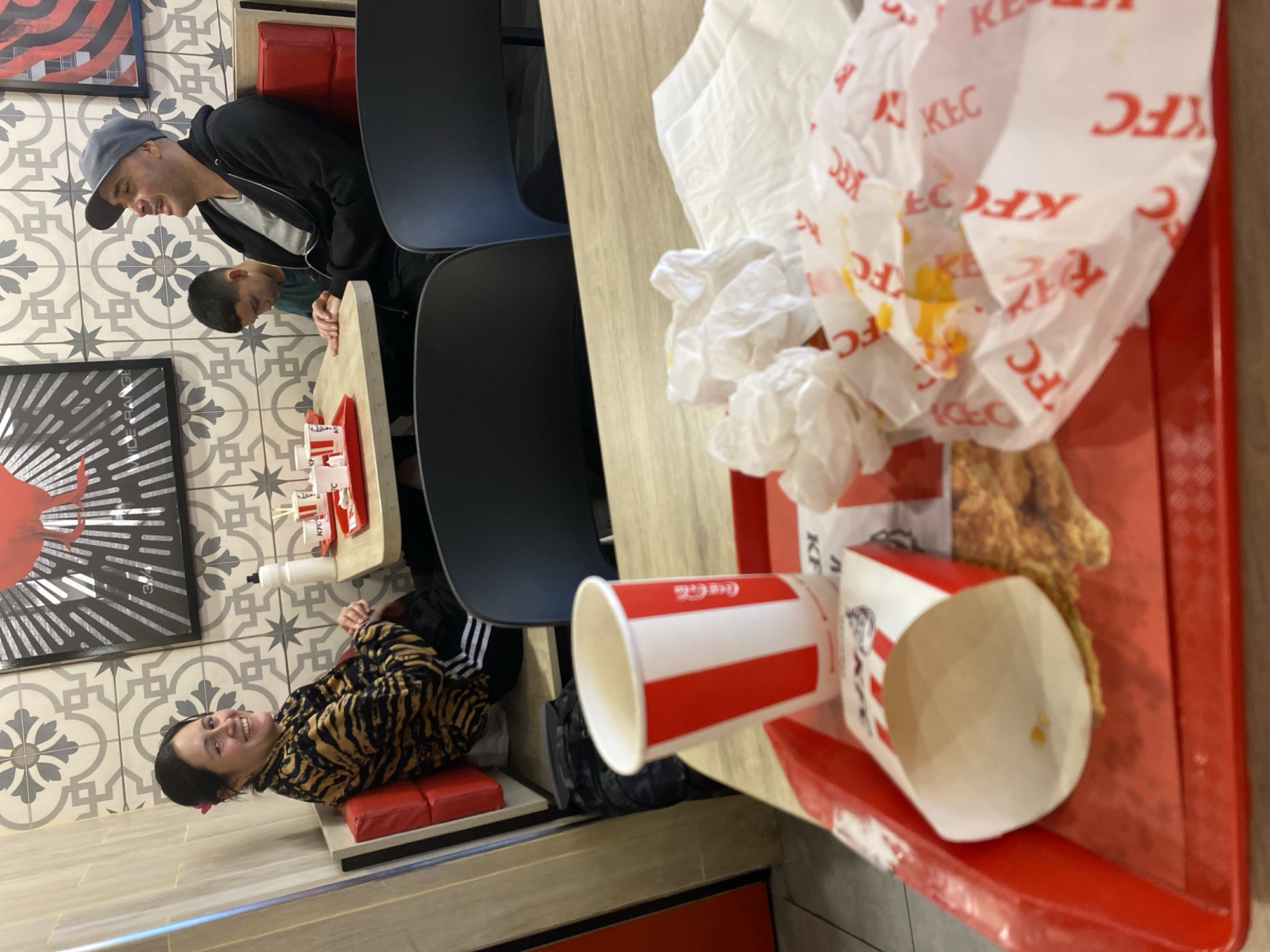 Casual KFC dining scene captured in Buenos Aires