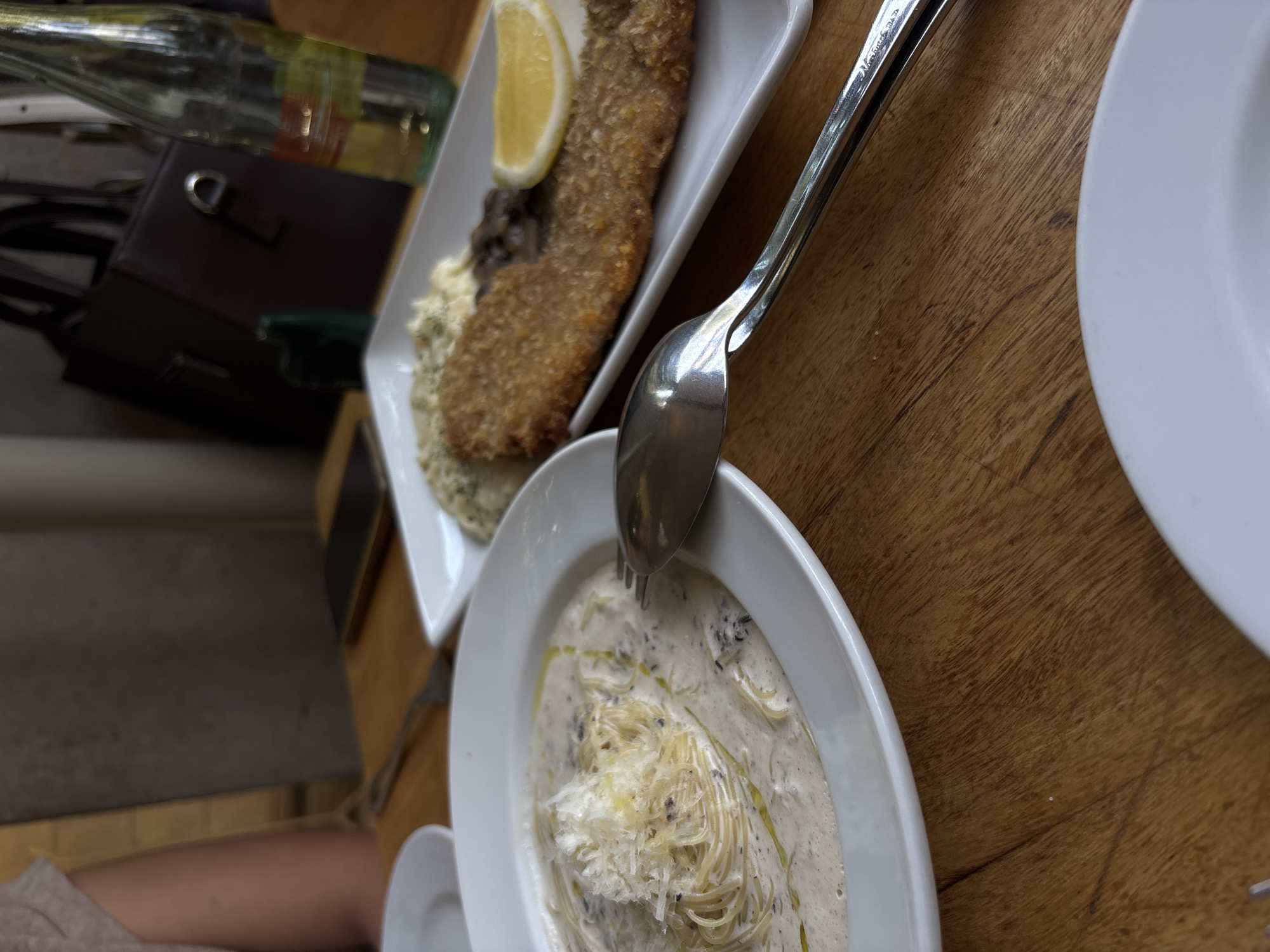 Restaurant dining scene documented in Mexico City