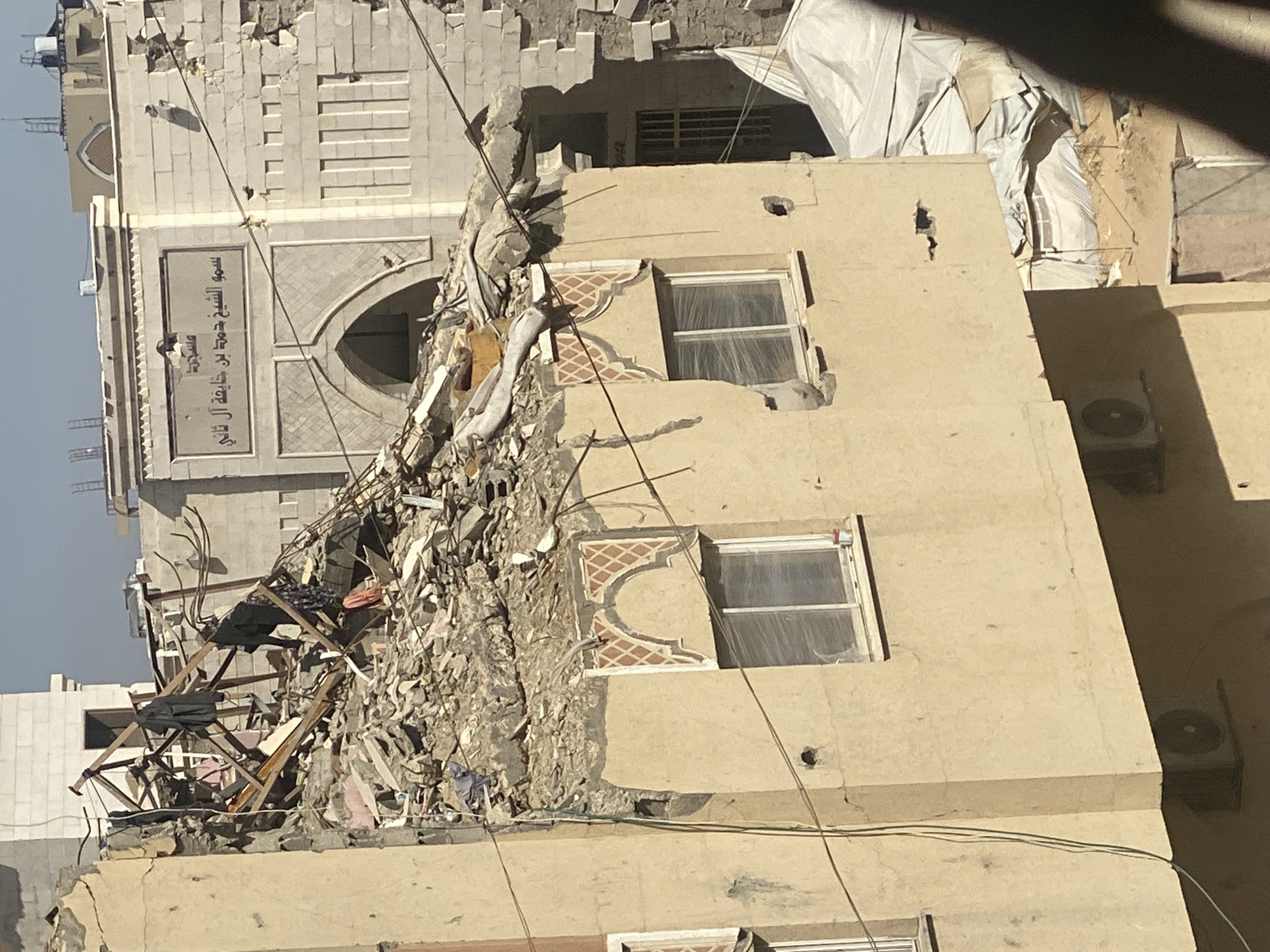 Khan Yunis residents navigate damaged streets, tent camps documented
