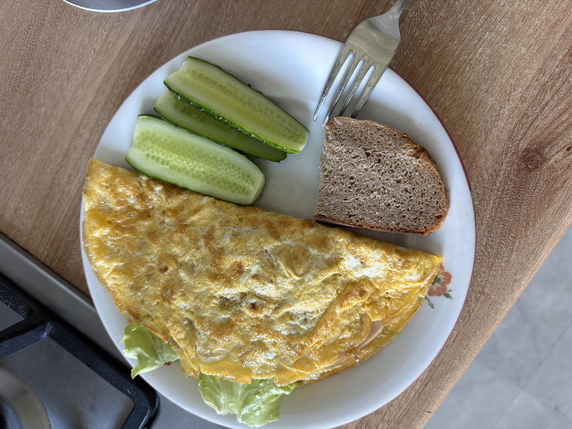 Homemade omelet sandwich prep in an Izhevsk kitchen