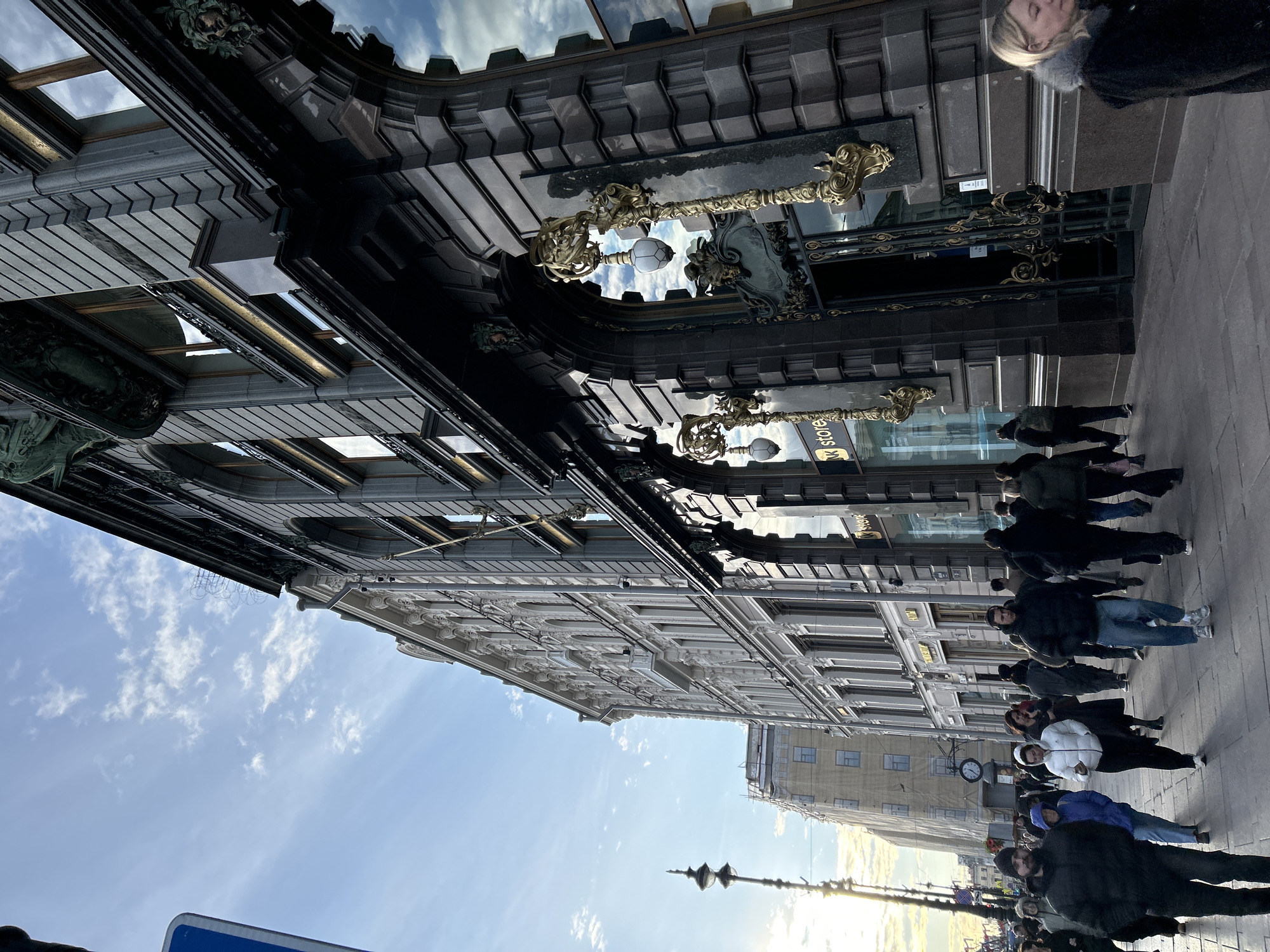 Afternoon street life documented around Saint Petersburg's Kazan Cathedral