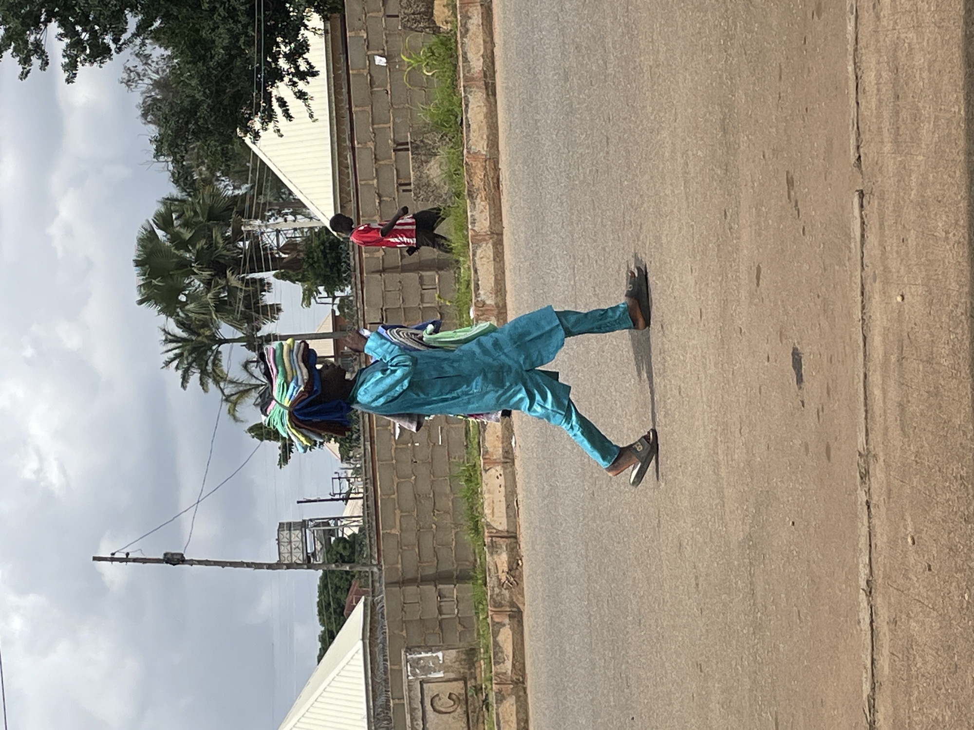 Bukuru street life: vendors, traders, and transit in motion