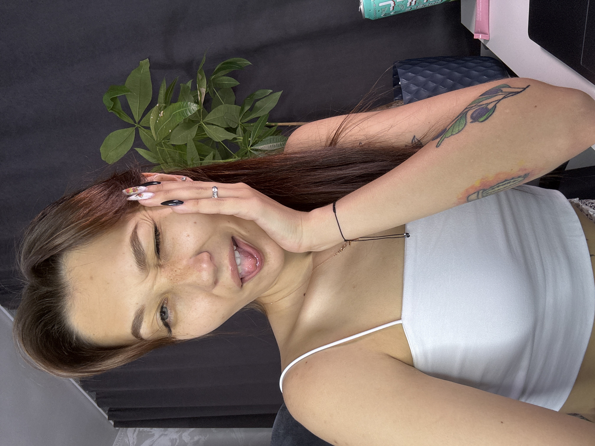 Indoor selfie session in Novokuznetsk across multiple looks and poses