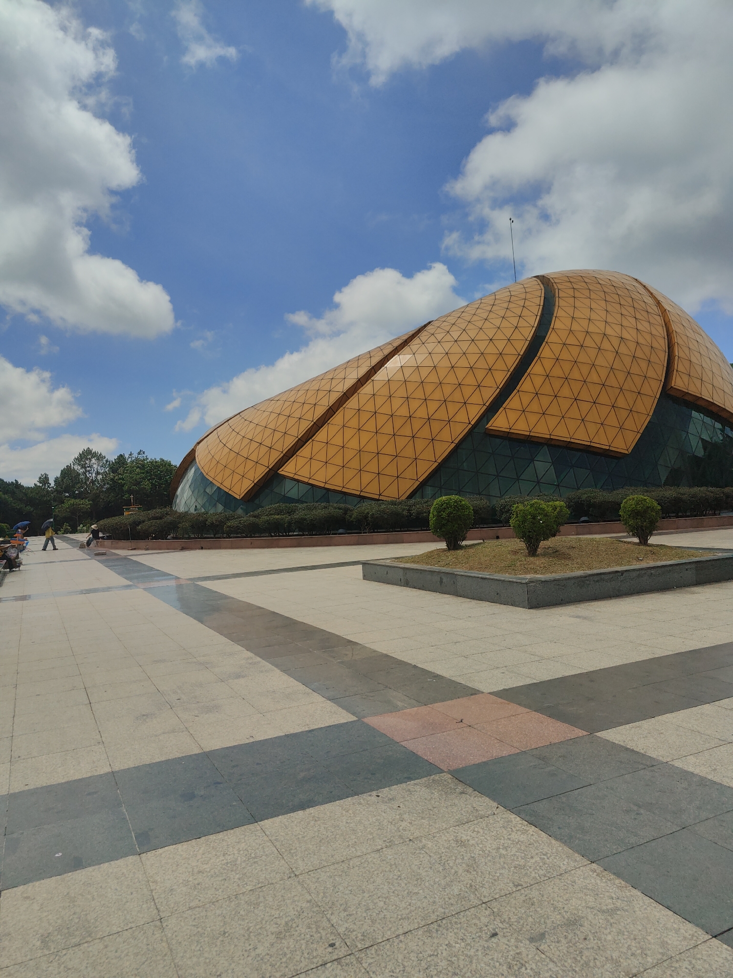 Early morning scenes from Da Lat's public spaces and landmarks