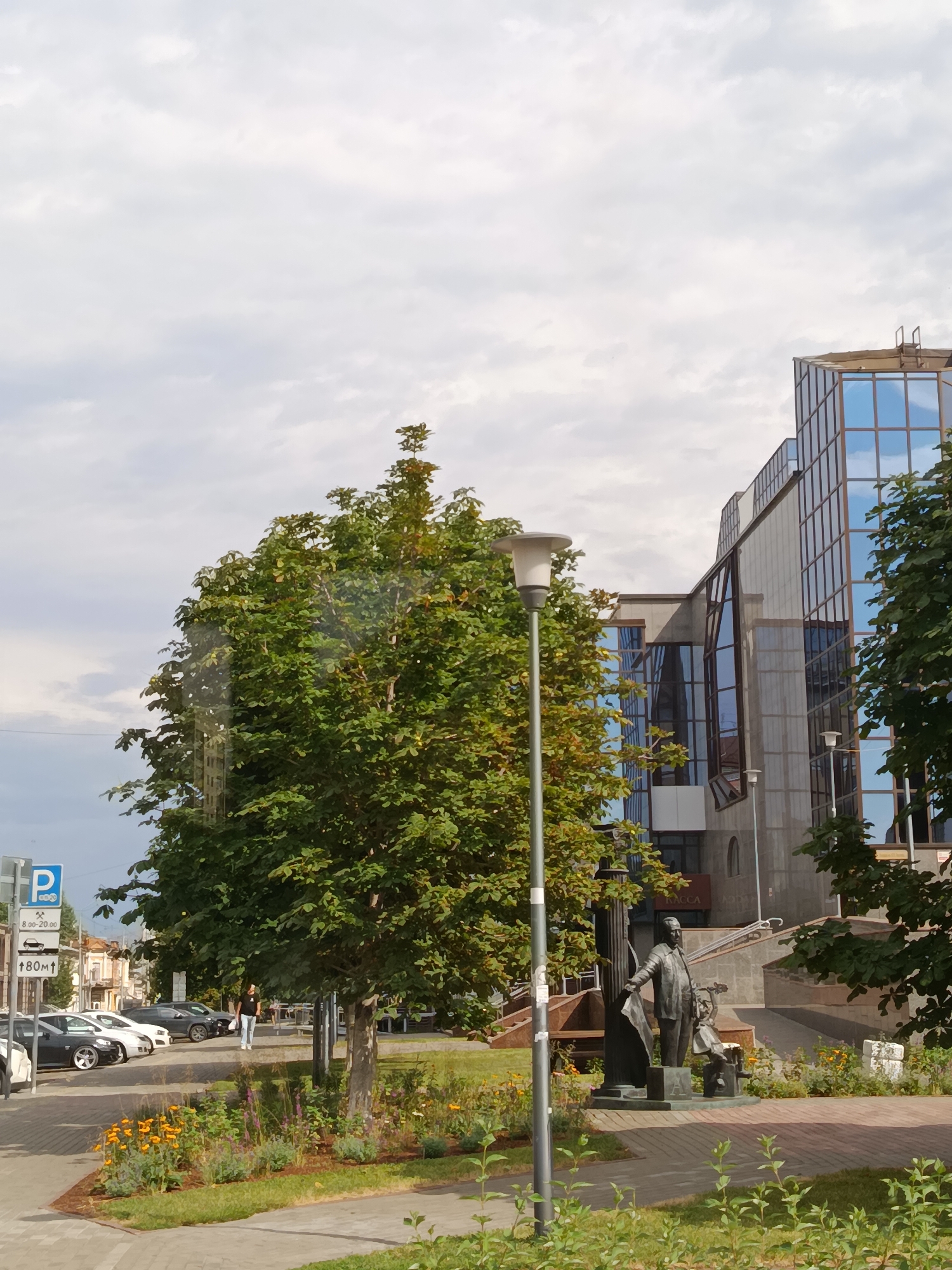 Street-level tour through central Saratov on a cloudy summer day