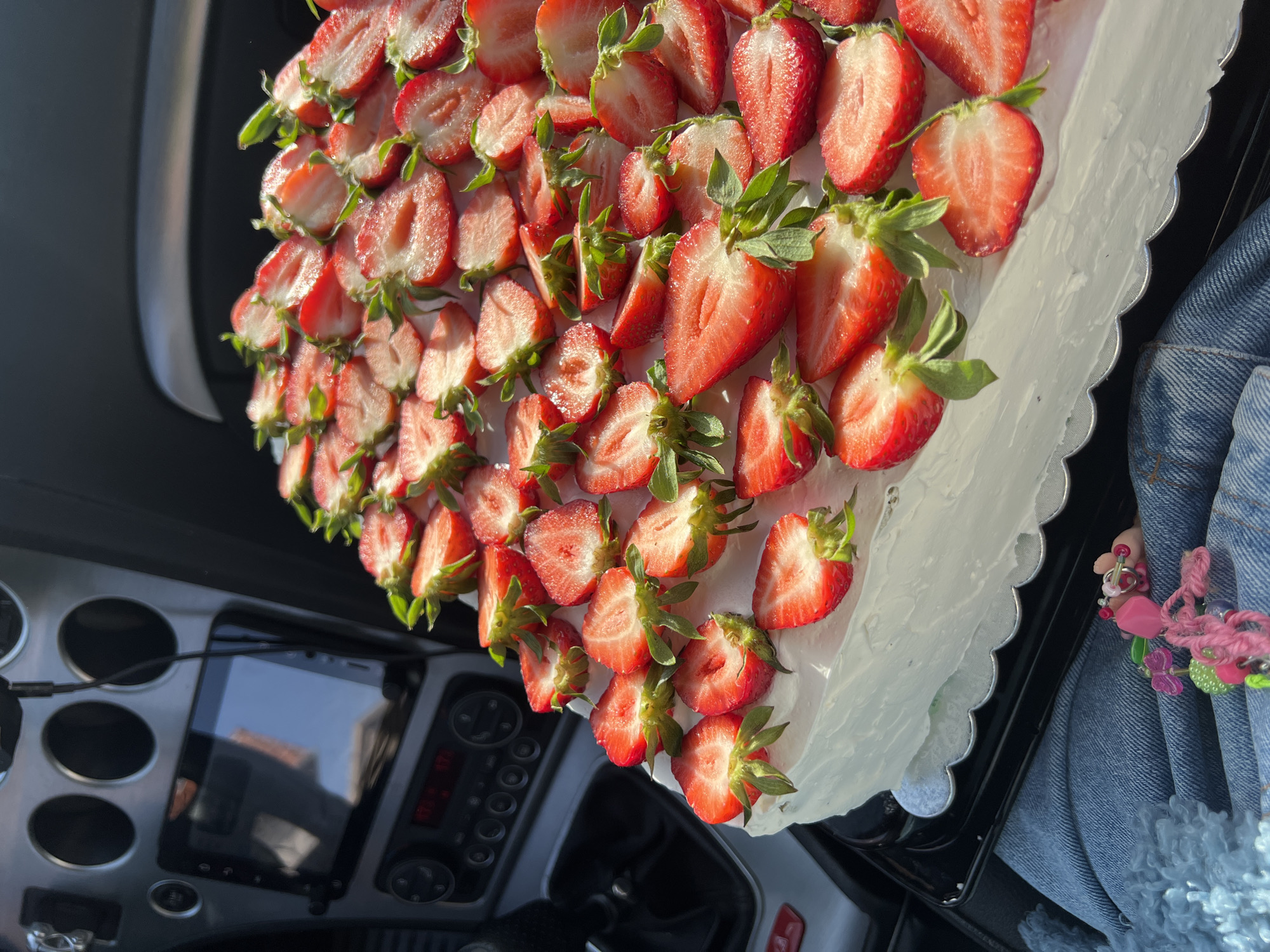 Strawberry cake spotted on car dashboard in Belgrade area