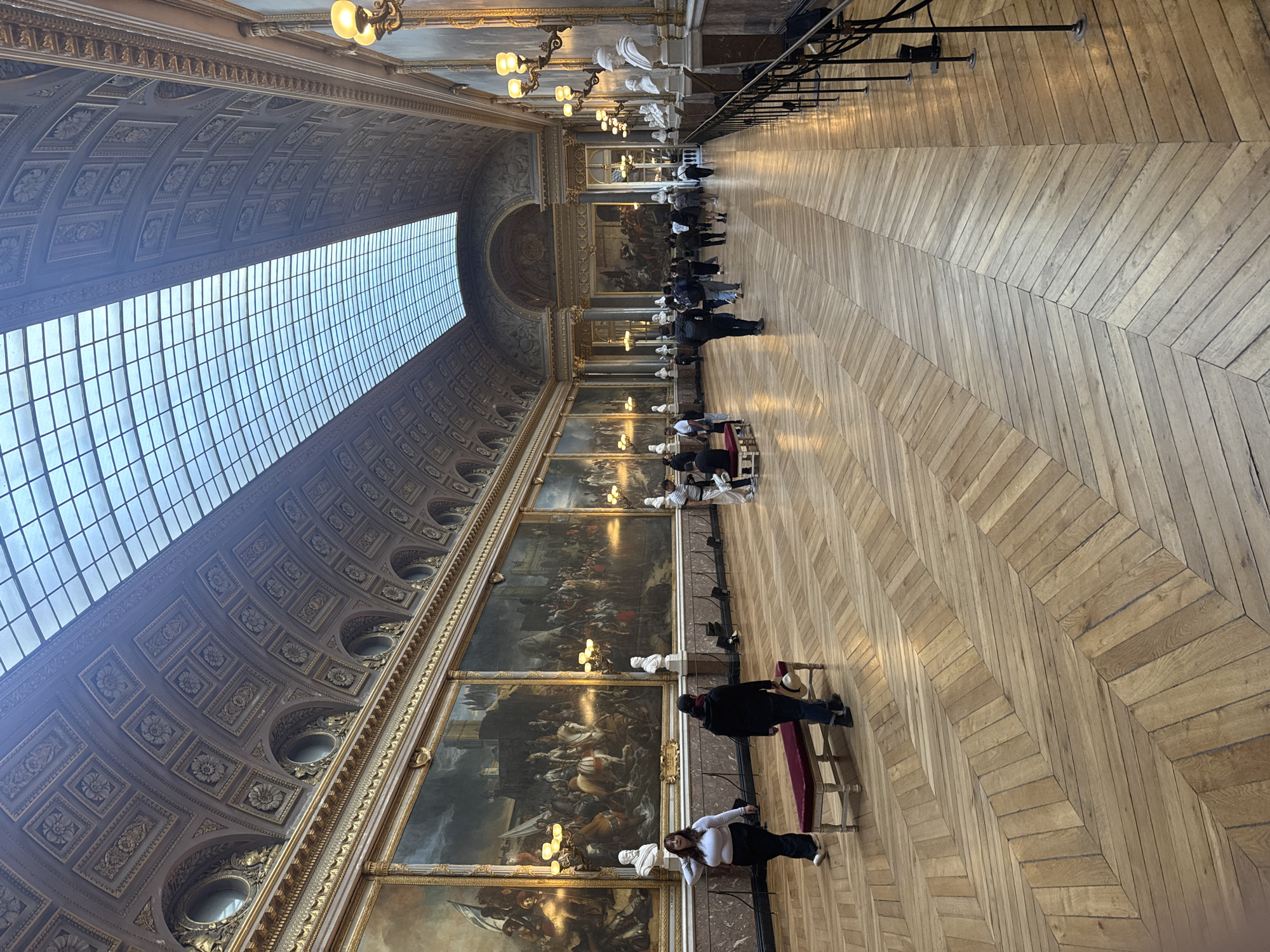 Early morning Palace of Versailles tour documented by witness