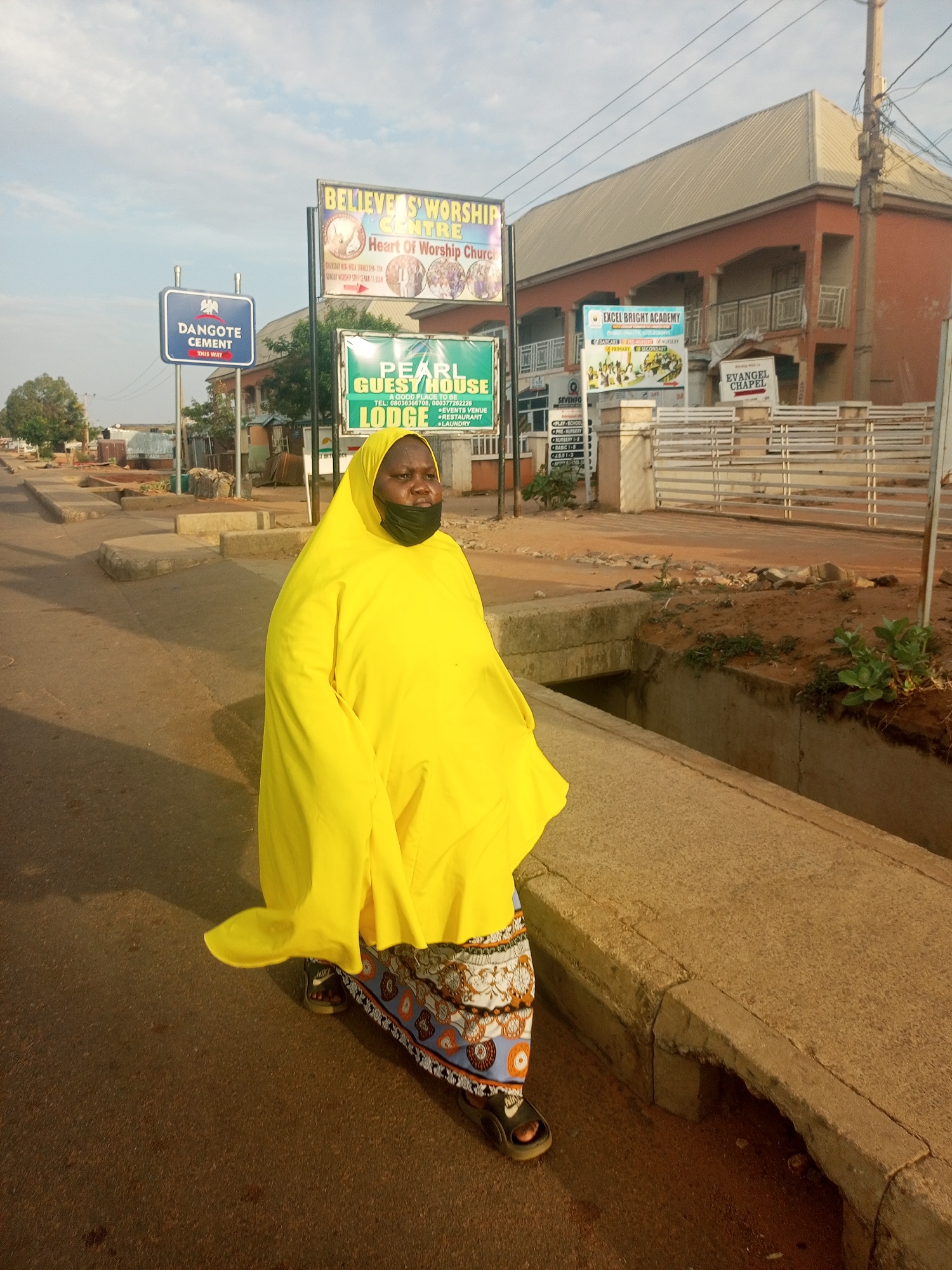 Early Morning Street Life Documented Across Nigerian Cities
