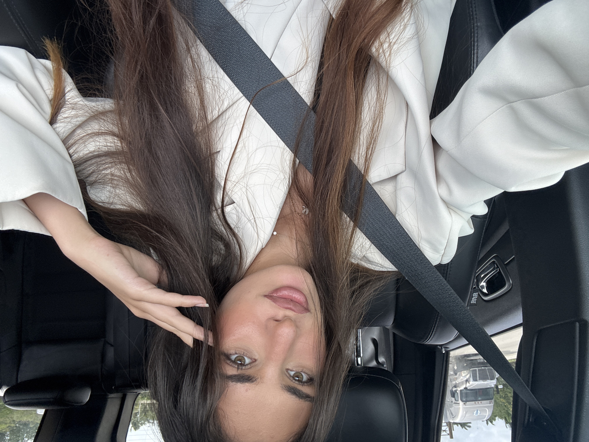 Woman in white blazer spotted in car in Miami