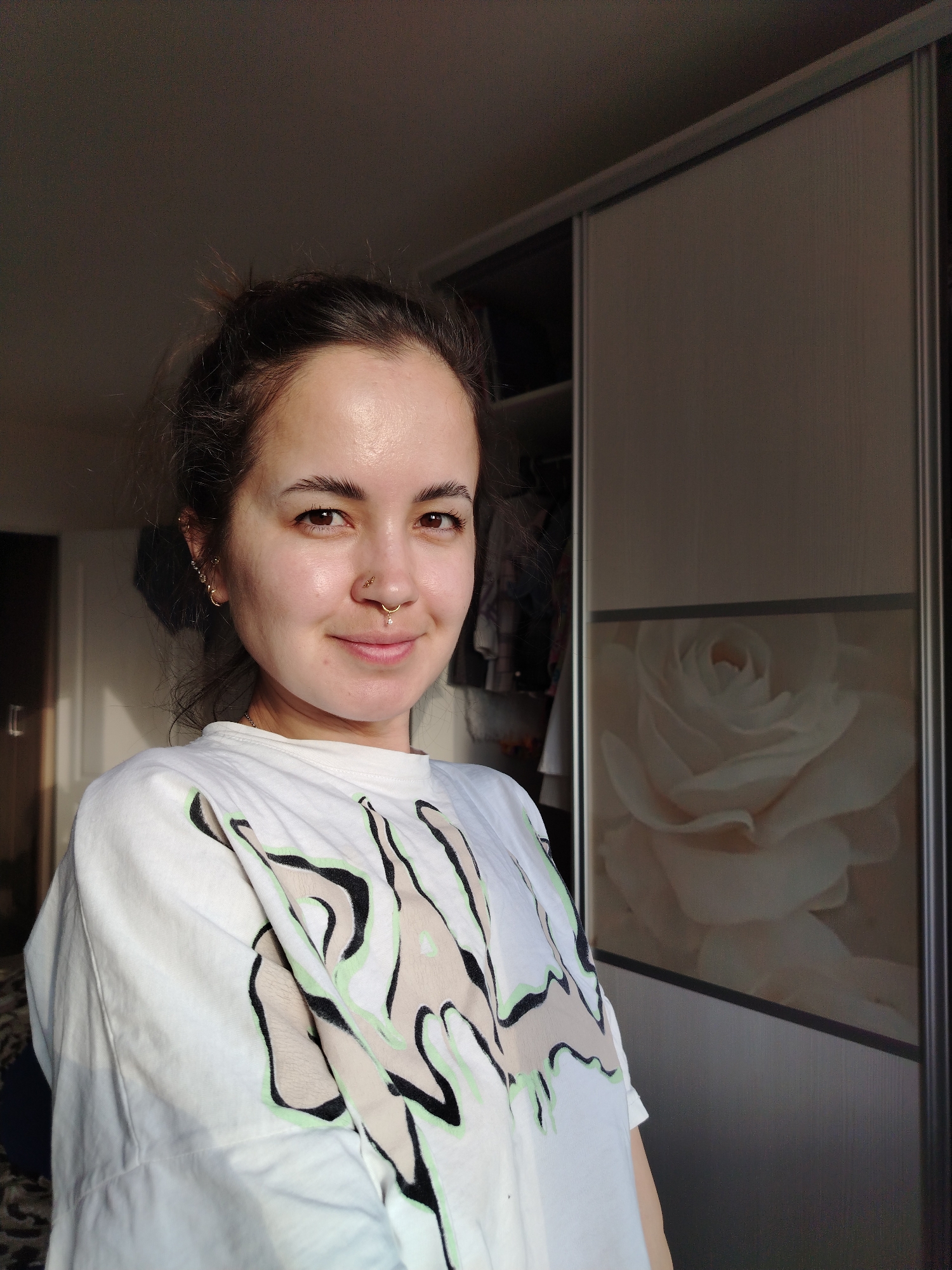 Afternoon snapshots captured in Noviy, Russia include selfies and desserts